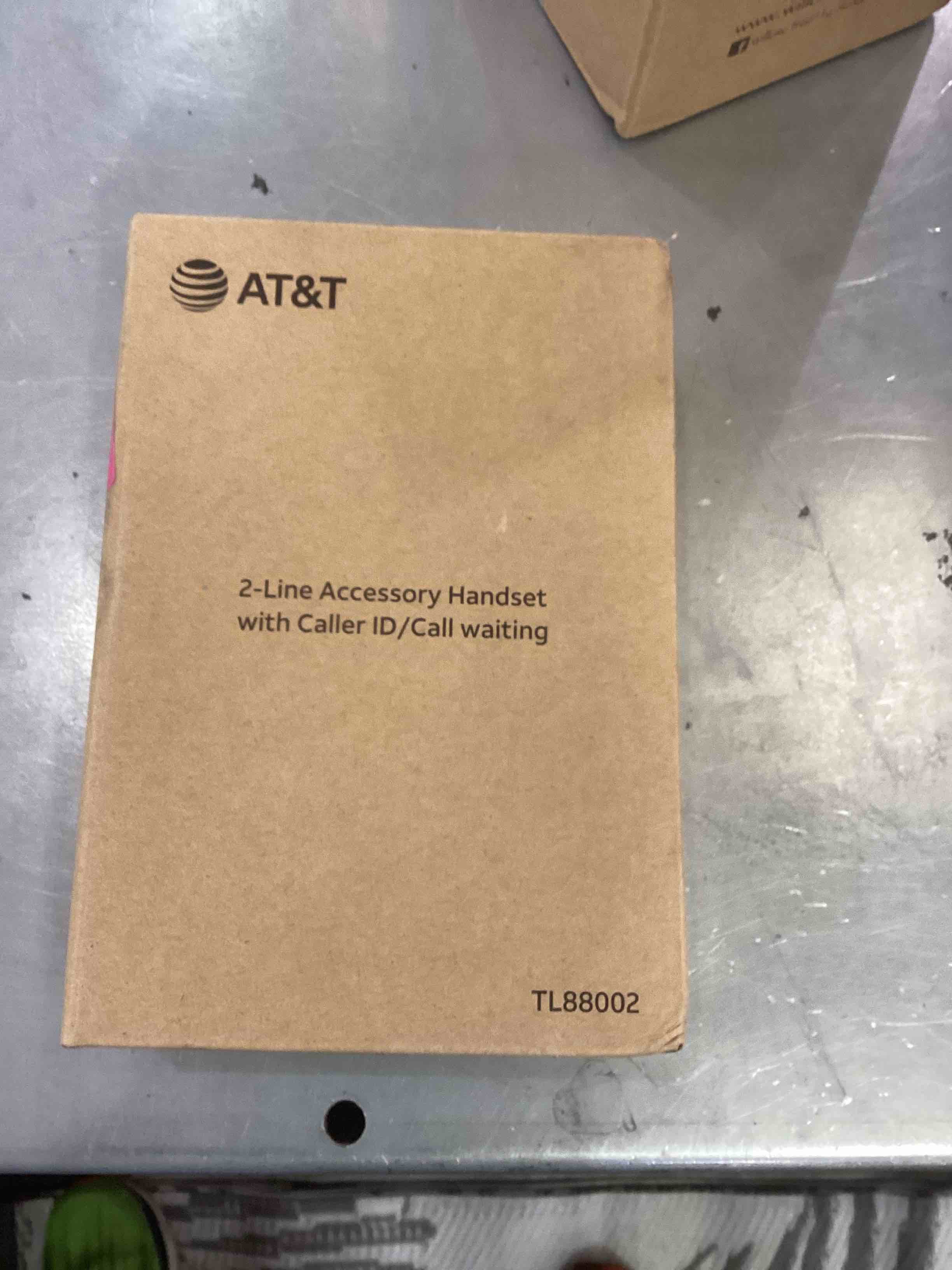 https://s3.amazonaws.com/lotting-images-prod/bidfta/EXS00427940_1693503172580.jpeg