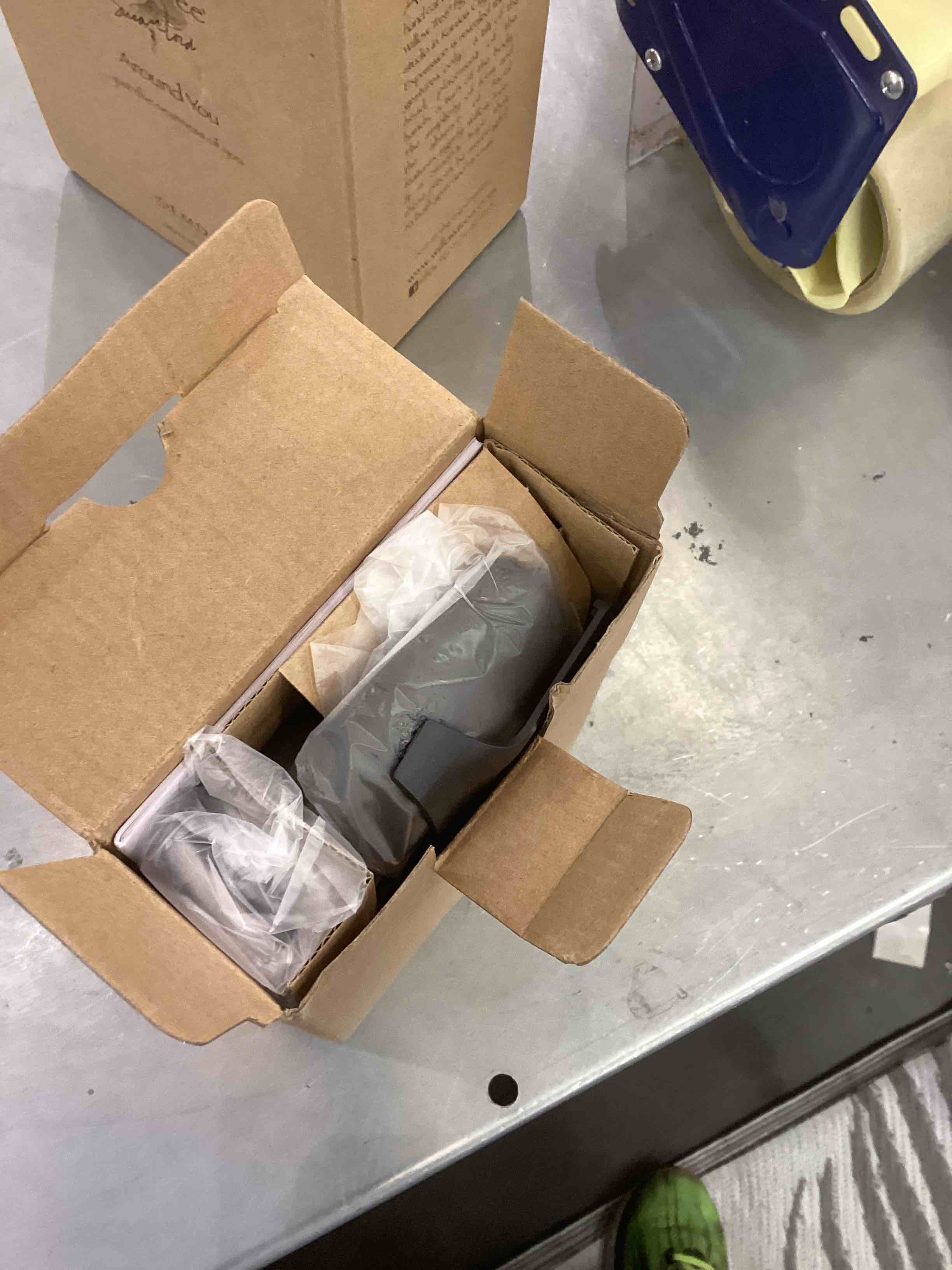 https://s3.amazonaws.com/lotting-images-prod/bidfta/EXS00427940_1693503185227.jpeg