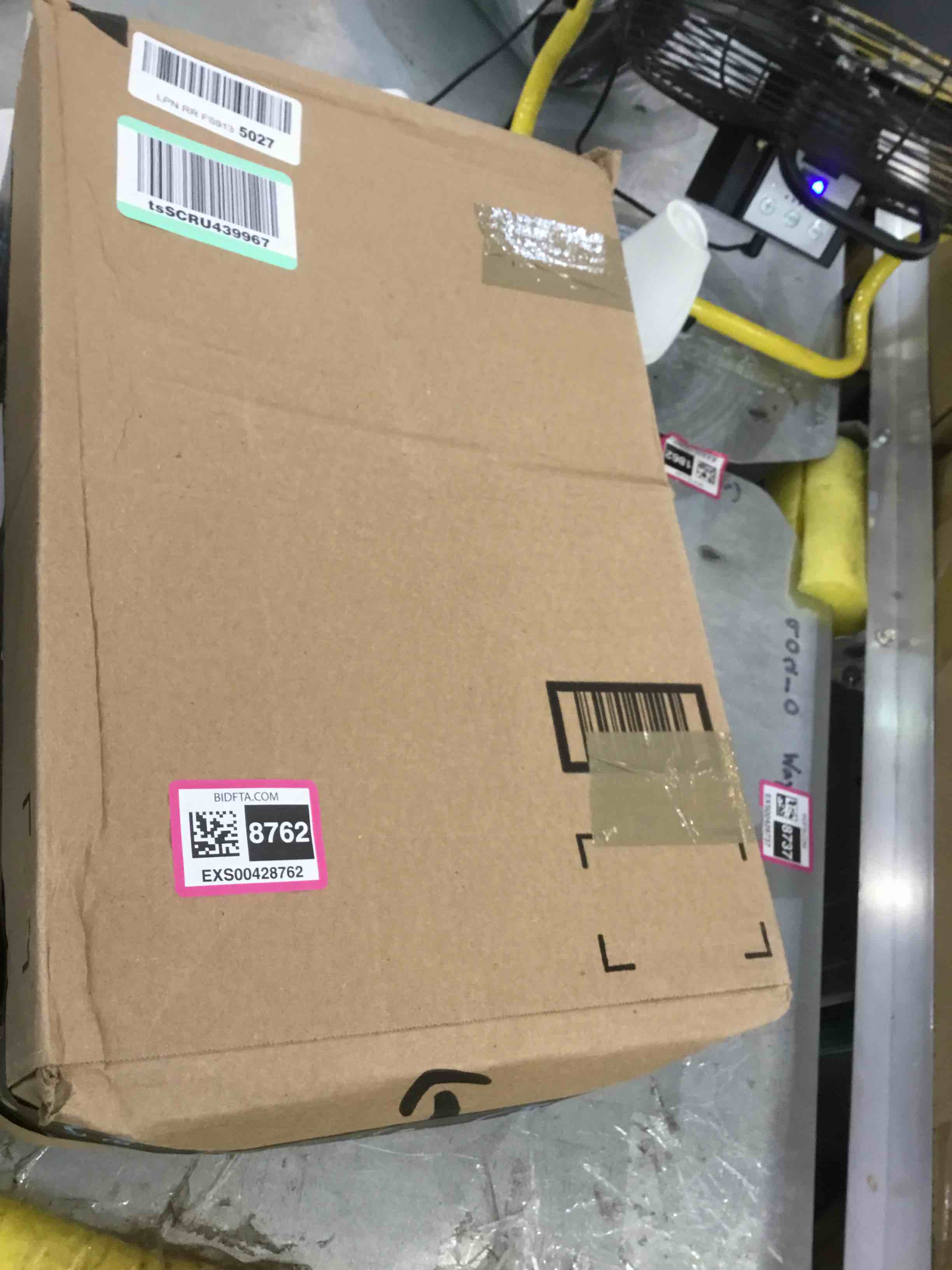 https://s3.amazonaws.com/lotting-images-prod/bidfta/EXS00428762_1693330808274.jpeg