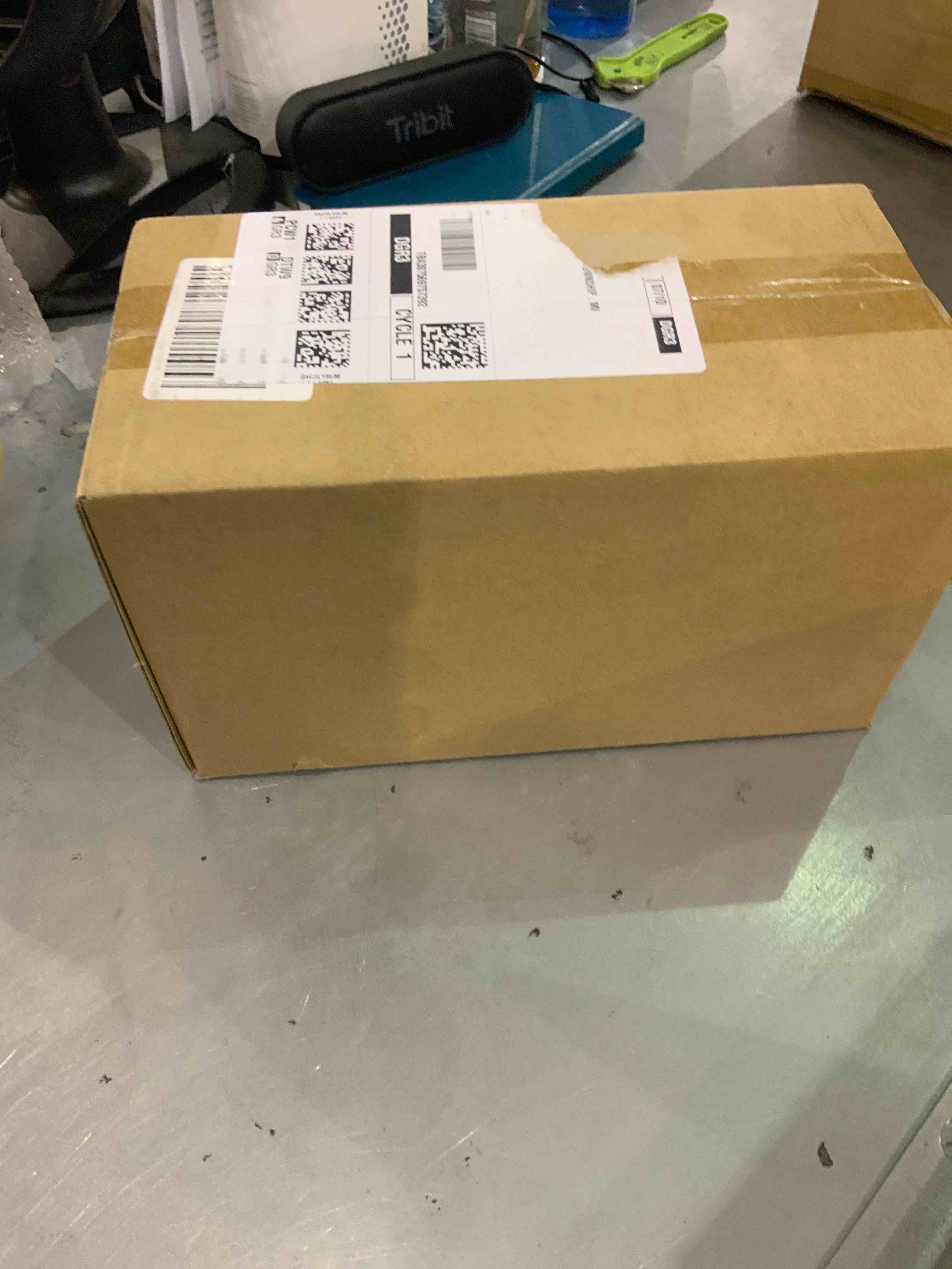 https://s3.amazonaws.com/lotting-images-prod/bidfta/EXS00429533_1692962383355.jpeg