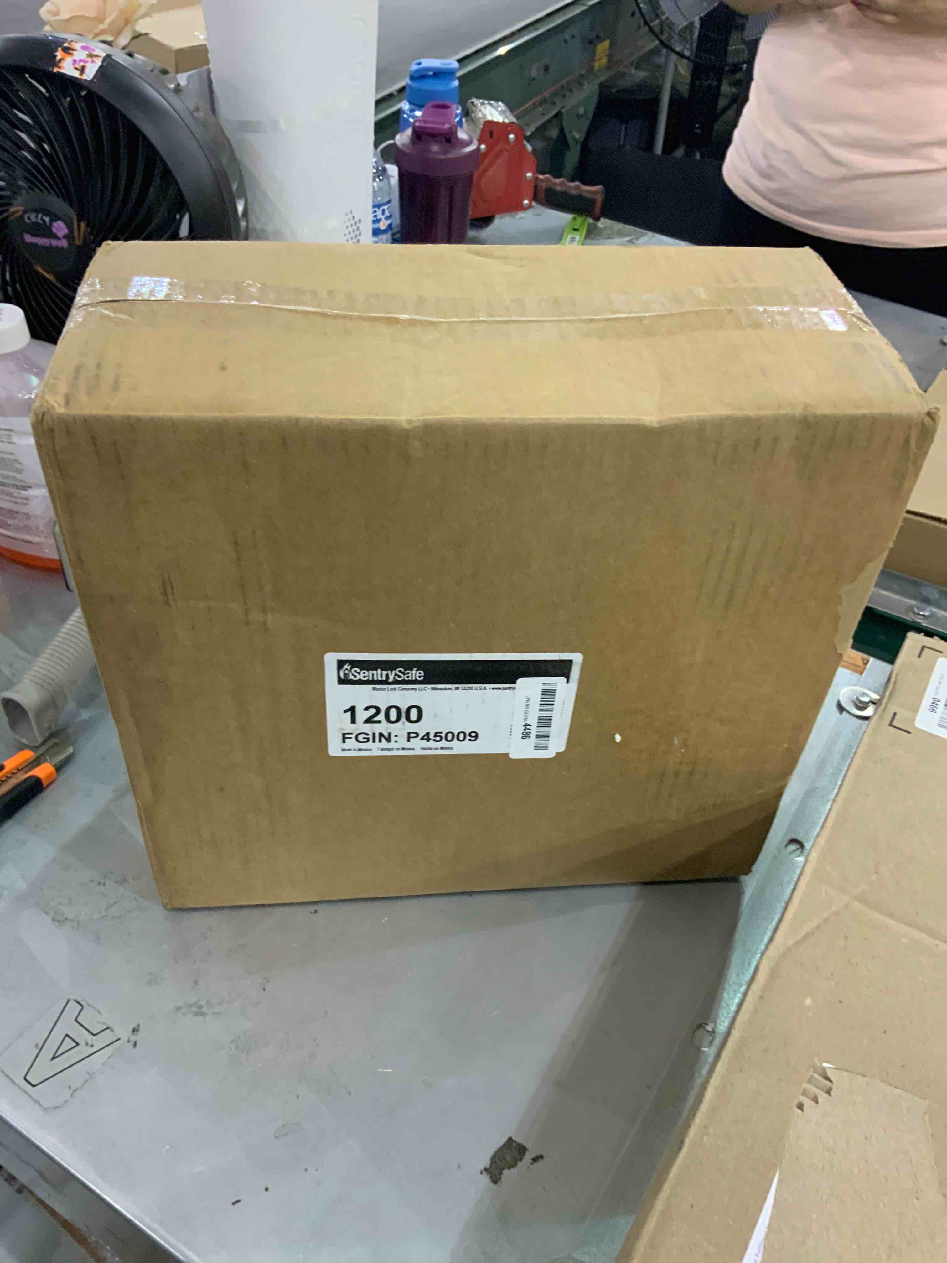 https://s3.amazonaws.com/lotting-images-prod/bidfta/EXS00429653_1693221973741.jpeg