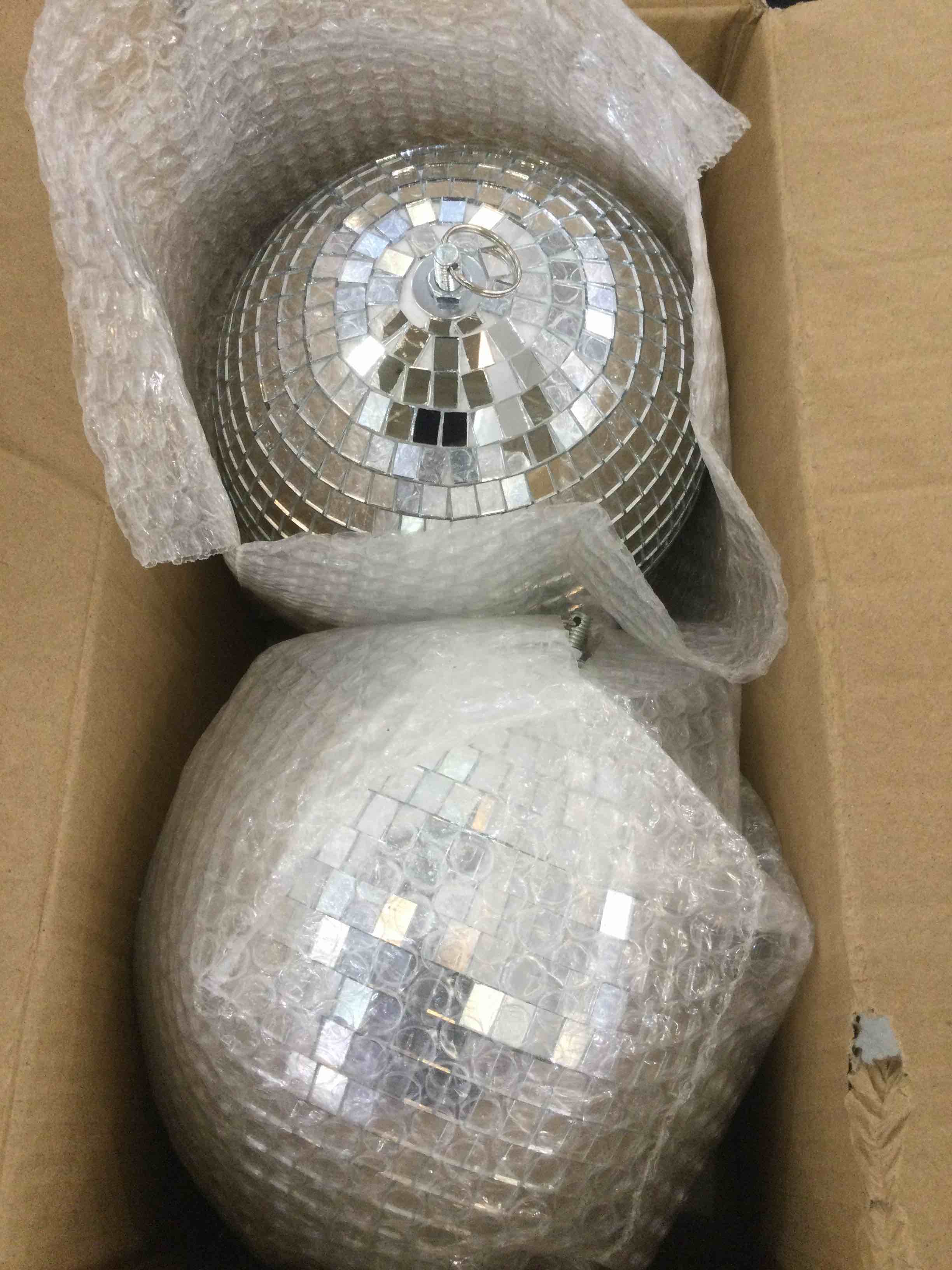 https://s3.amazonaws.com/lotting-images-prod/bidfta/EXS00430693_1693501479108.jpeg