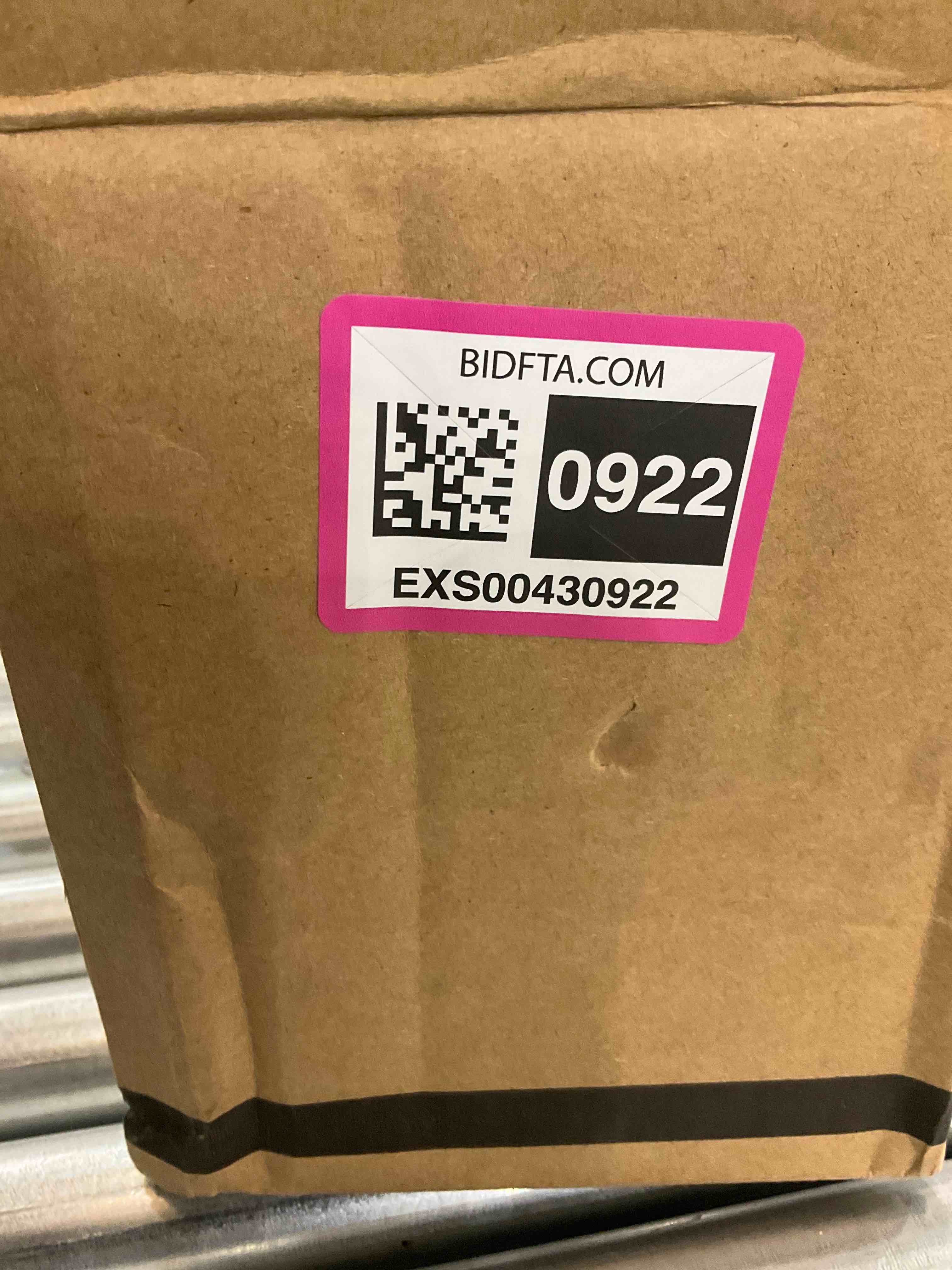 https://s3.amazonaws.com/lotting-images-prod/bidfta/EXS00430922_1693932225108.jpeg