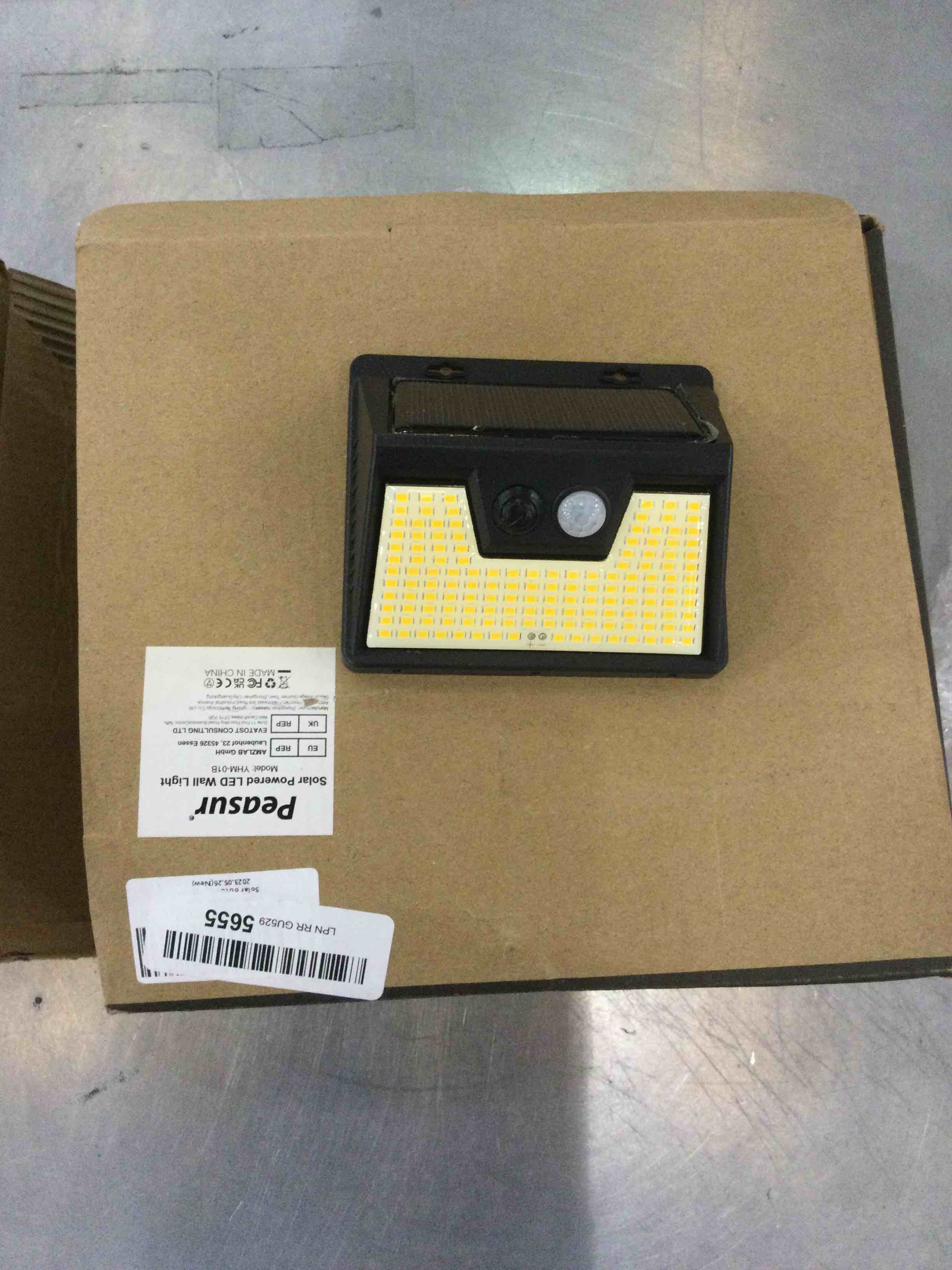 solar powered LED wall light 