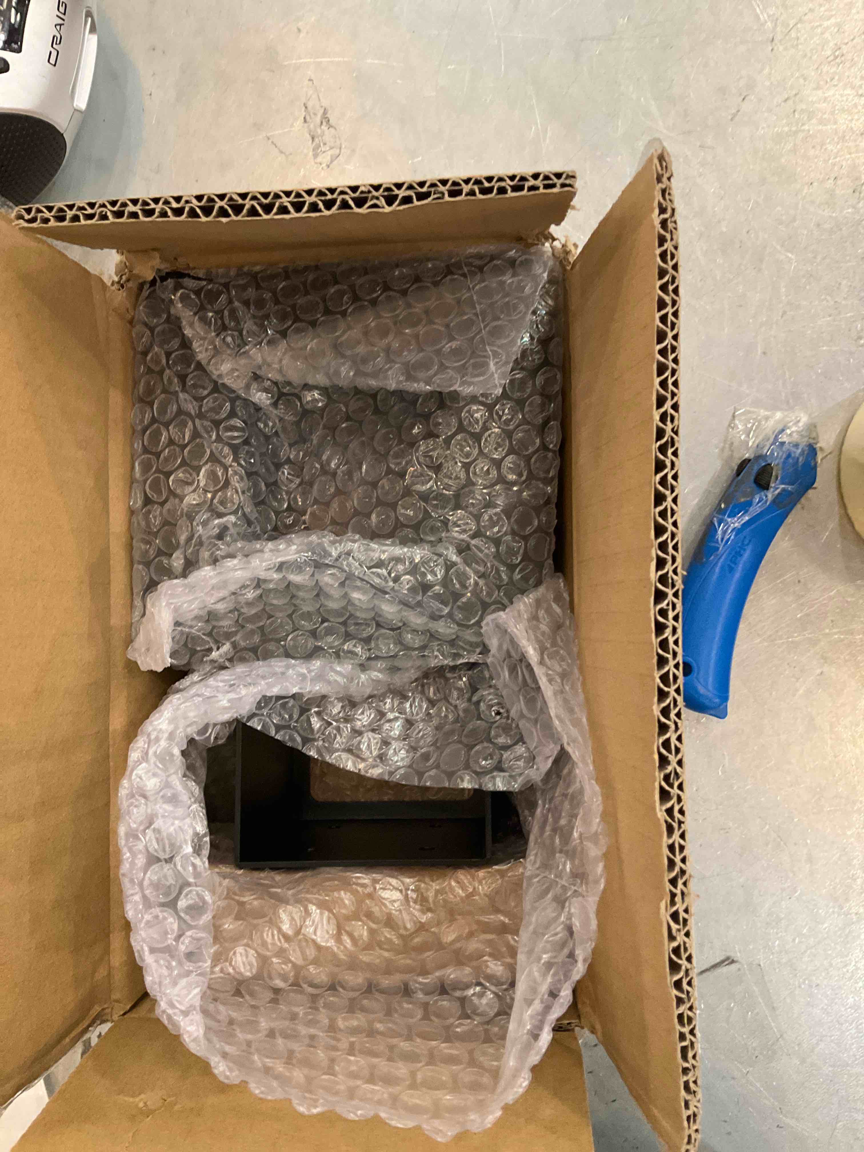 https://s3.amazonaws.com/lotting-images-prod/bidfta/EXS00432275_1693501579586.jpeg