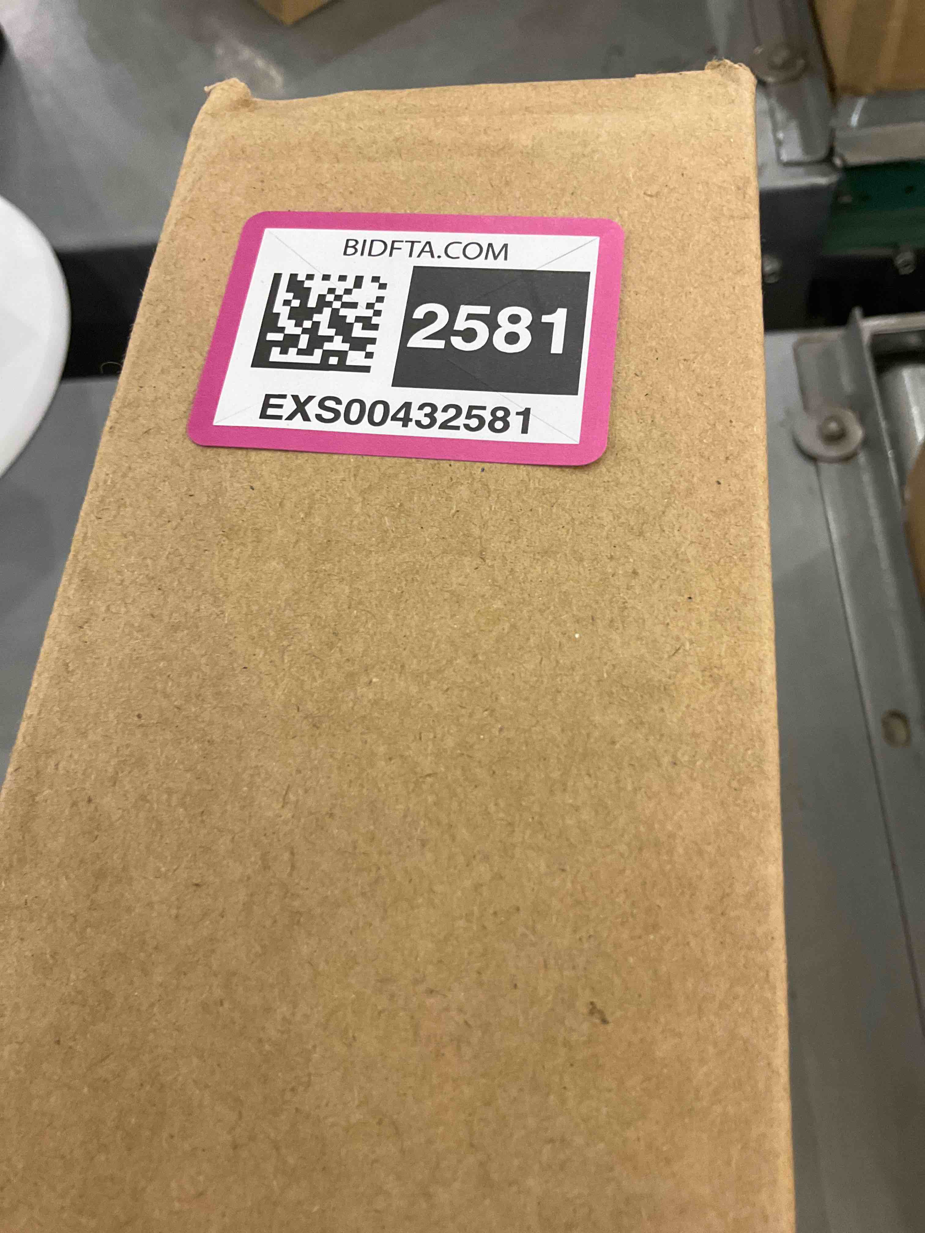 https://s3.amazonaws.com/lotting-images-prod/bidfta/EXS00432581_1693398608978.jpeg