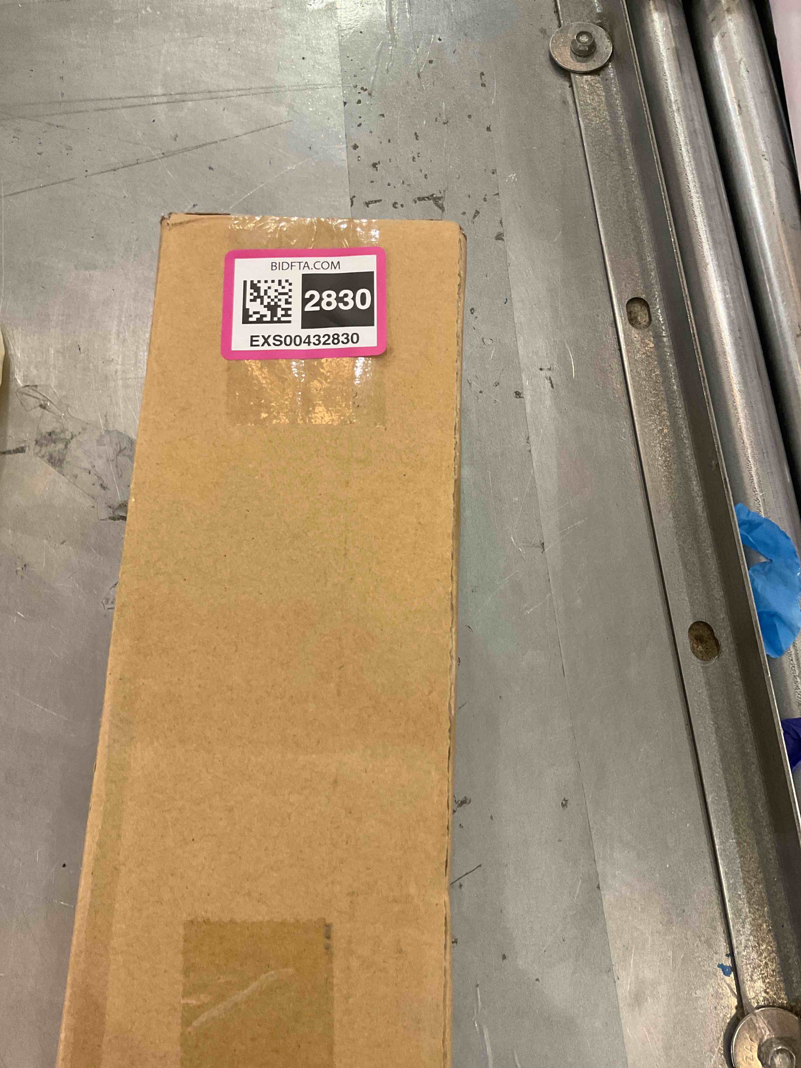 https://s3.amazonaws.com/lotting-images-prod/bidfta/EXS00432830_1693490451697.jpeg