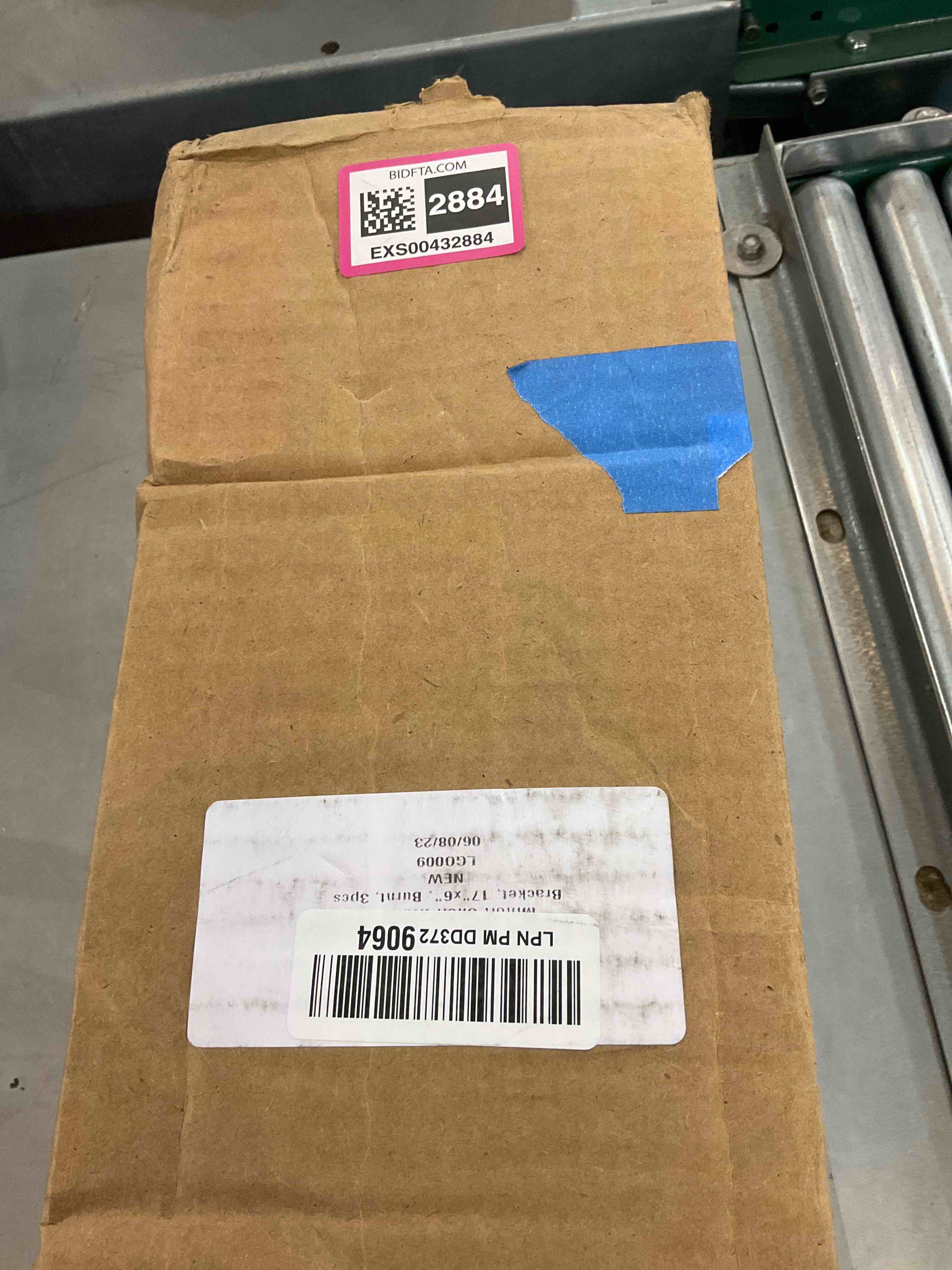 https://s3.amazonaws.com/lotting-images-prod/bidfta/EXS00432884_1693495455844.jpeg