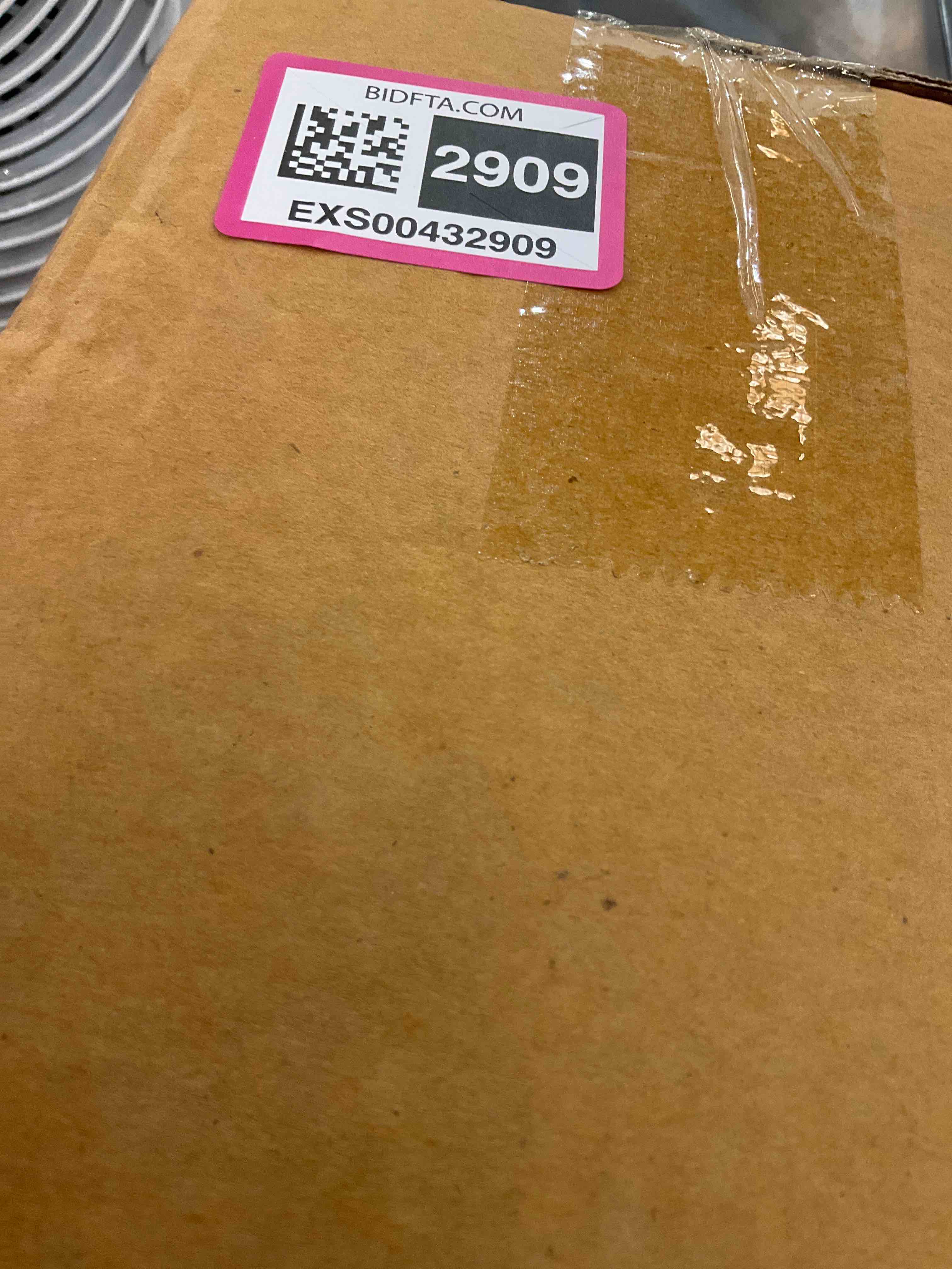 https://s3.amazonaws.com/lotting-images-prod/bidfta/EXS00432909_1693500722636.jpeg
