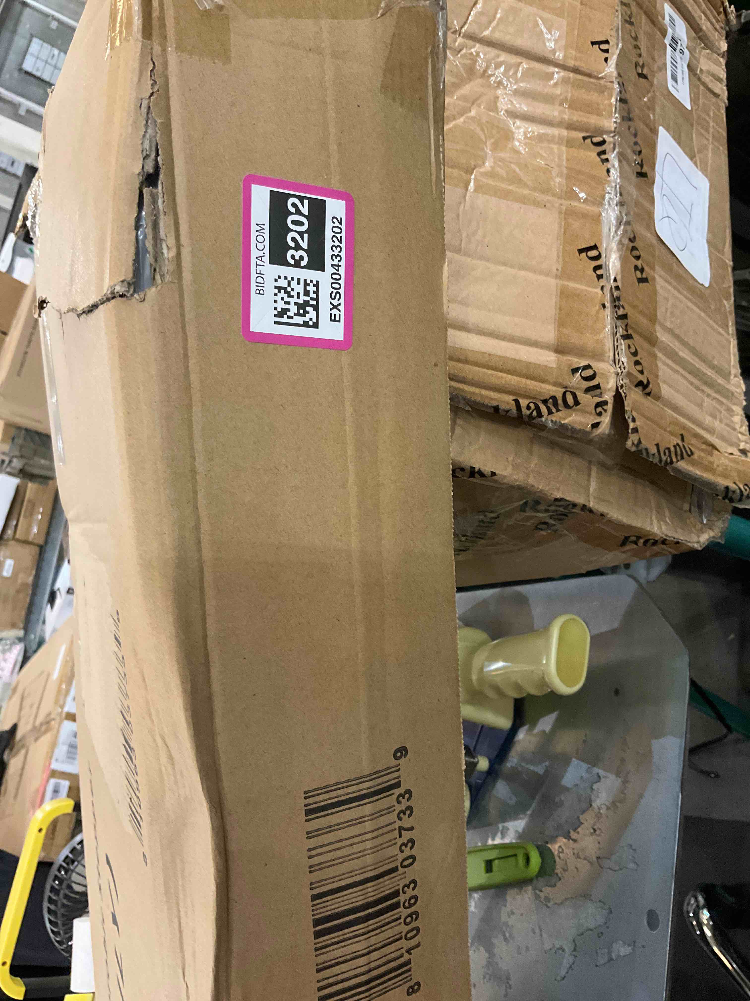 https://s3.amazonaws.com/lotting-images-prod/bidfta/EXS00433202_1694199986117.jpeg