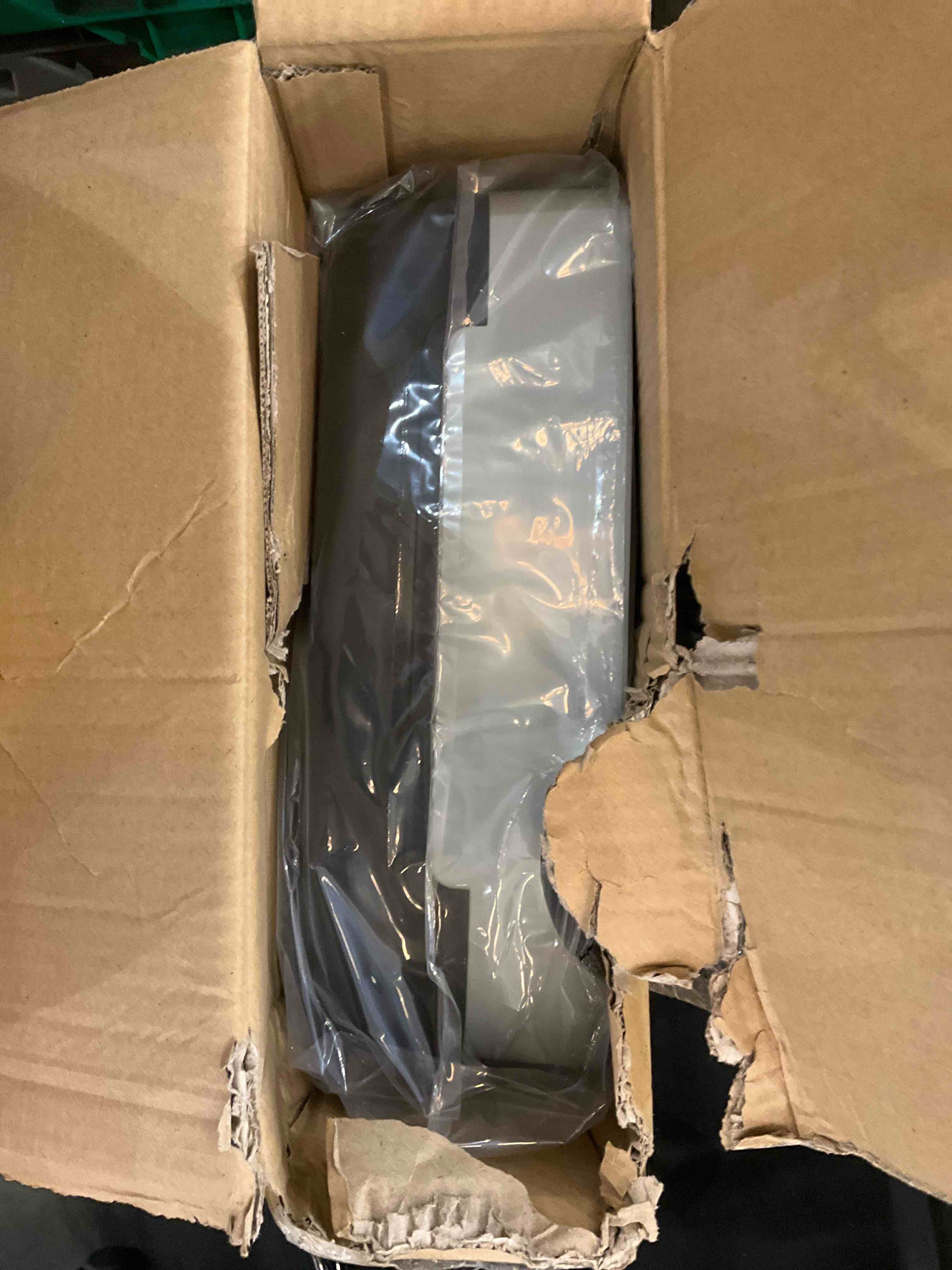 https://s3.amazonaws.com/lotting-images-prod/bidfta/EXS00433202_1694200008803.jpeg
