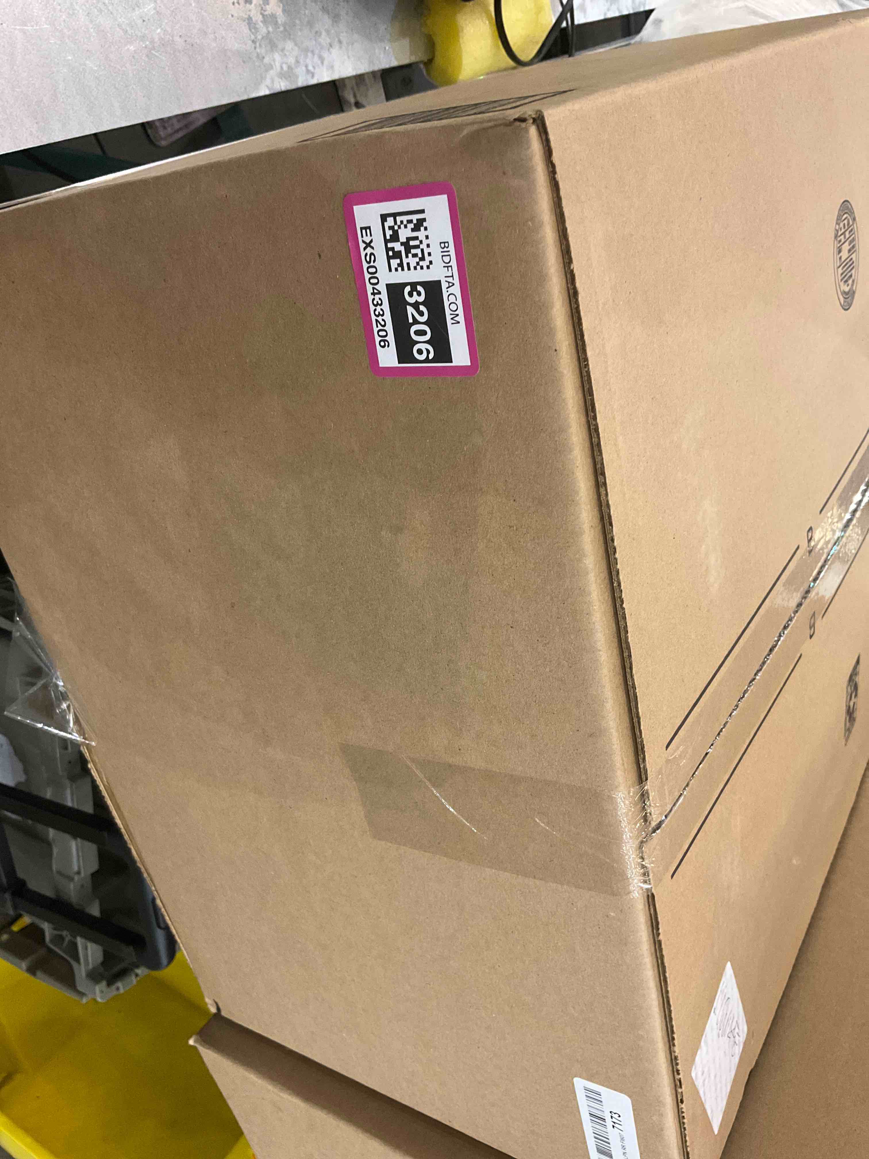 https://s3.amazonaws.com/lotting-images-prod/bidfta/EXS00433206_1694200374864.jpeg