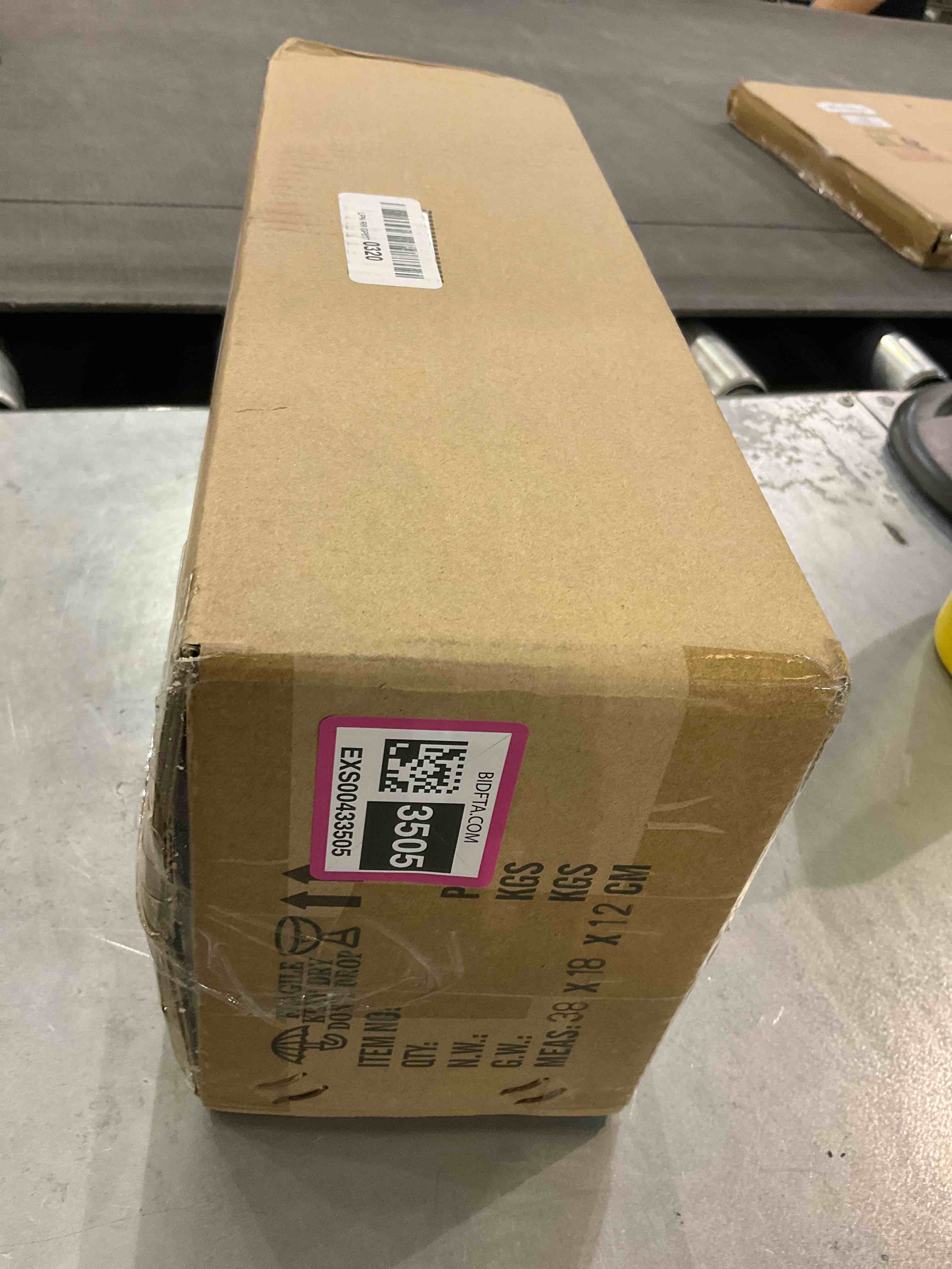 https://s3.amazonaws.com/lotting-images-prod/bidfta/EXS00433505_1693247586100.jpeg
