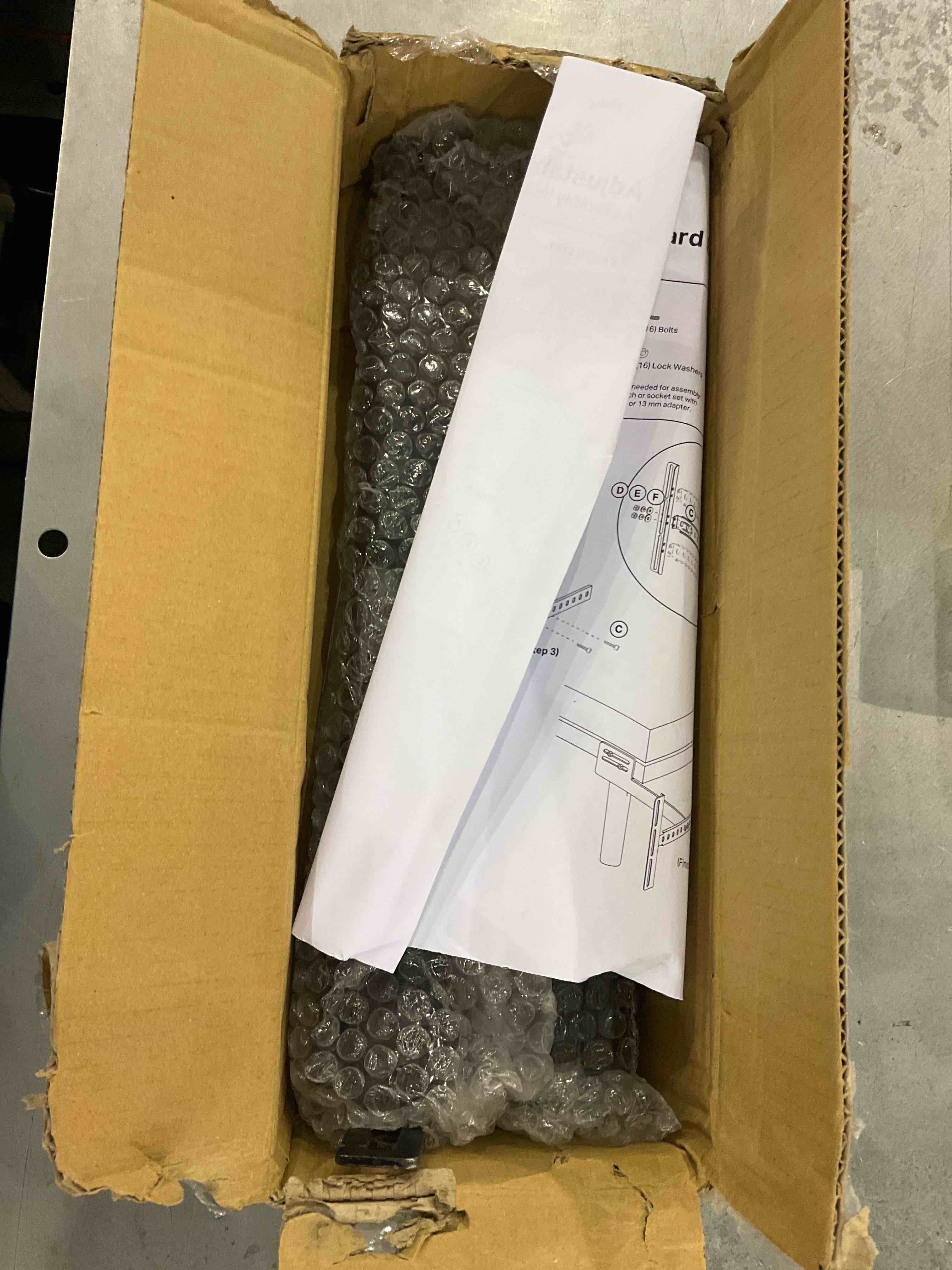 https://s3.amazonaws.com/lotting-images-prod/bidfta/EXS00433541_1693310403692.jpeg