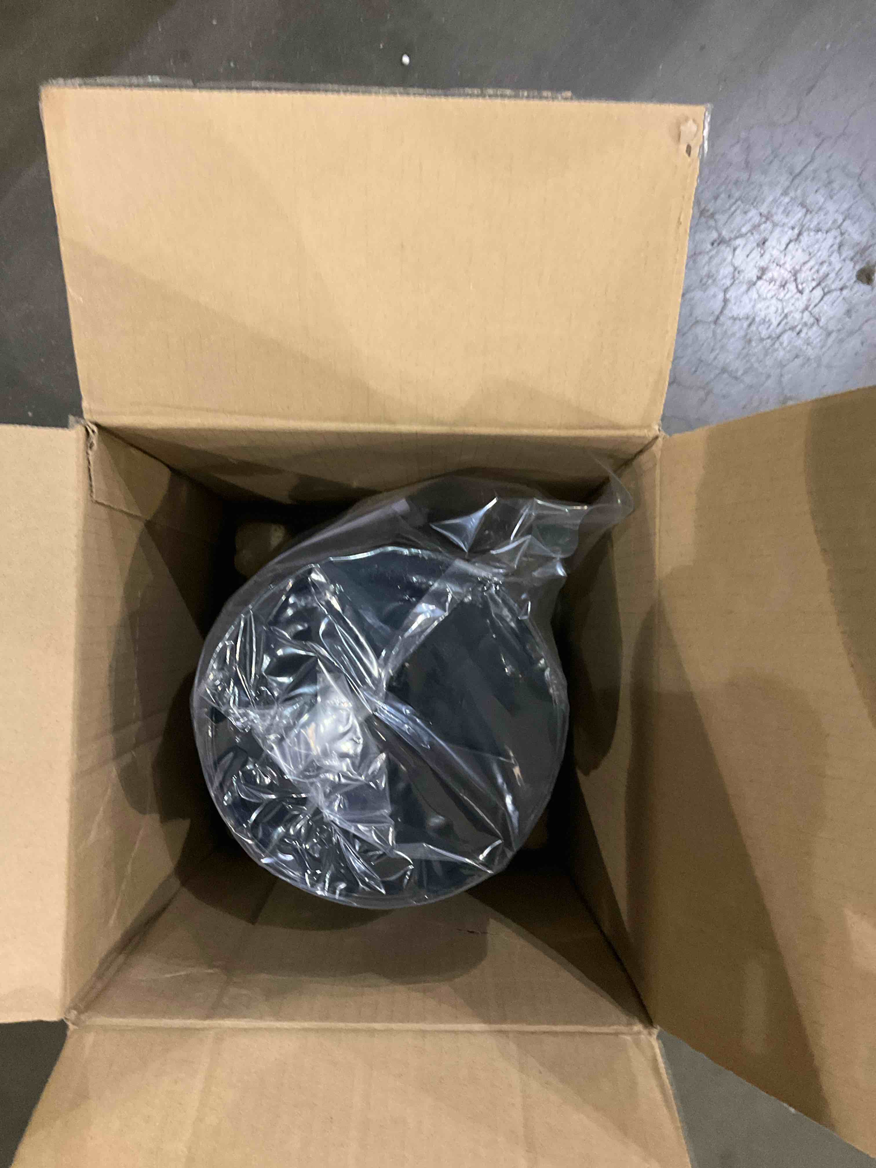 https://s3.amazonaws.com/lotting-images-prod/bidfta/EXS00434305_1700659153650.jpeg