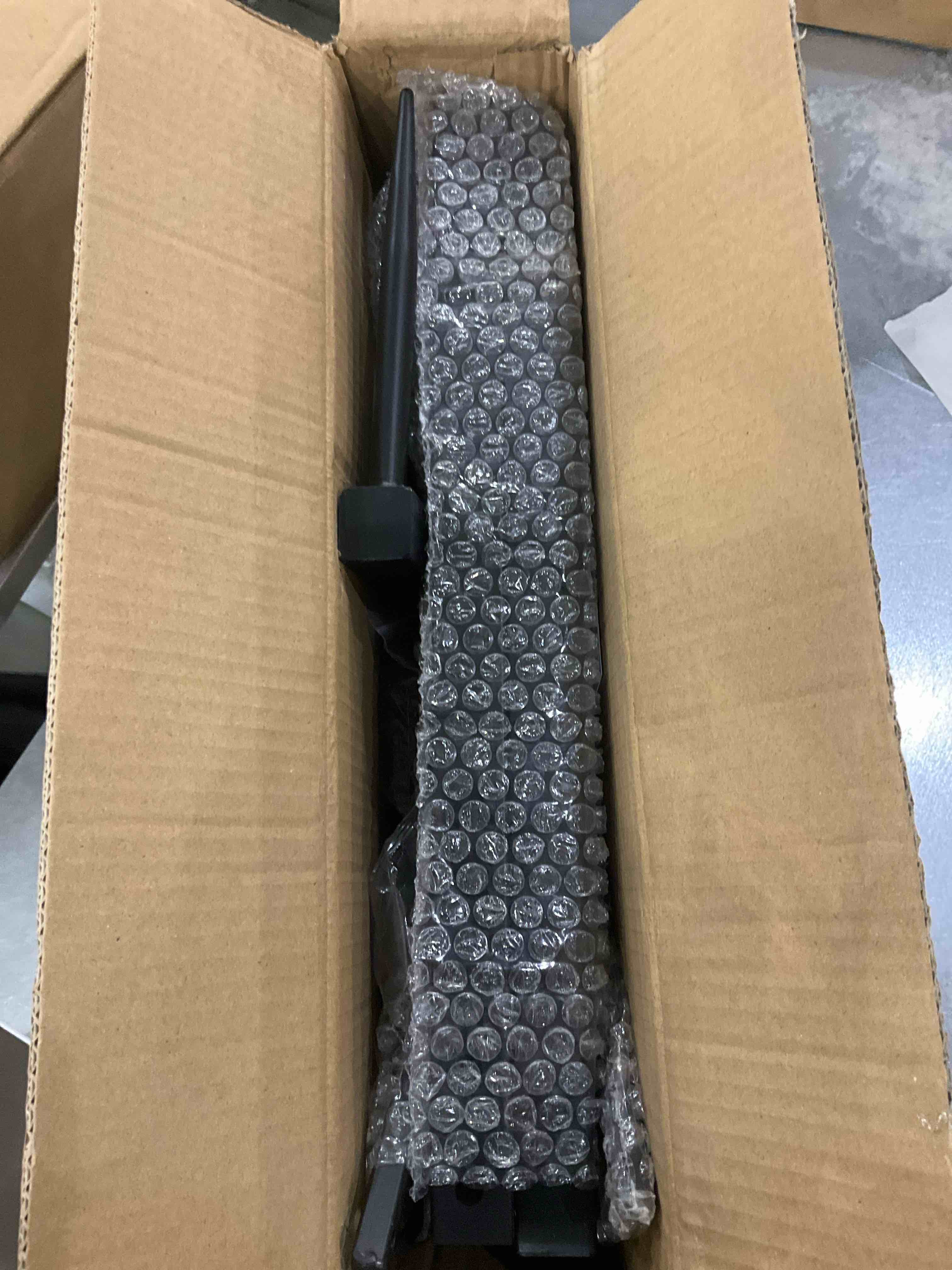 https://s3.amazonaws.com/lotting-images-prod/bidfta/EXS00434409_1701434400109.jpeg