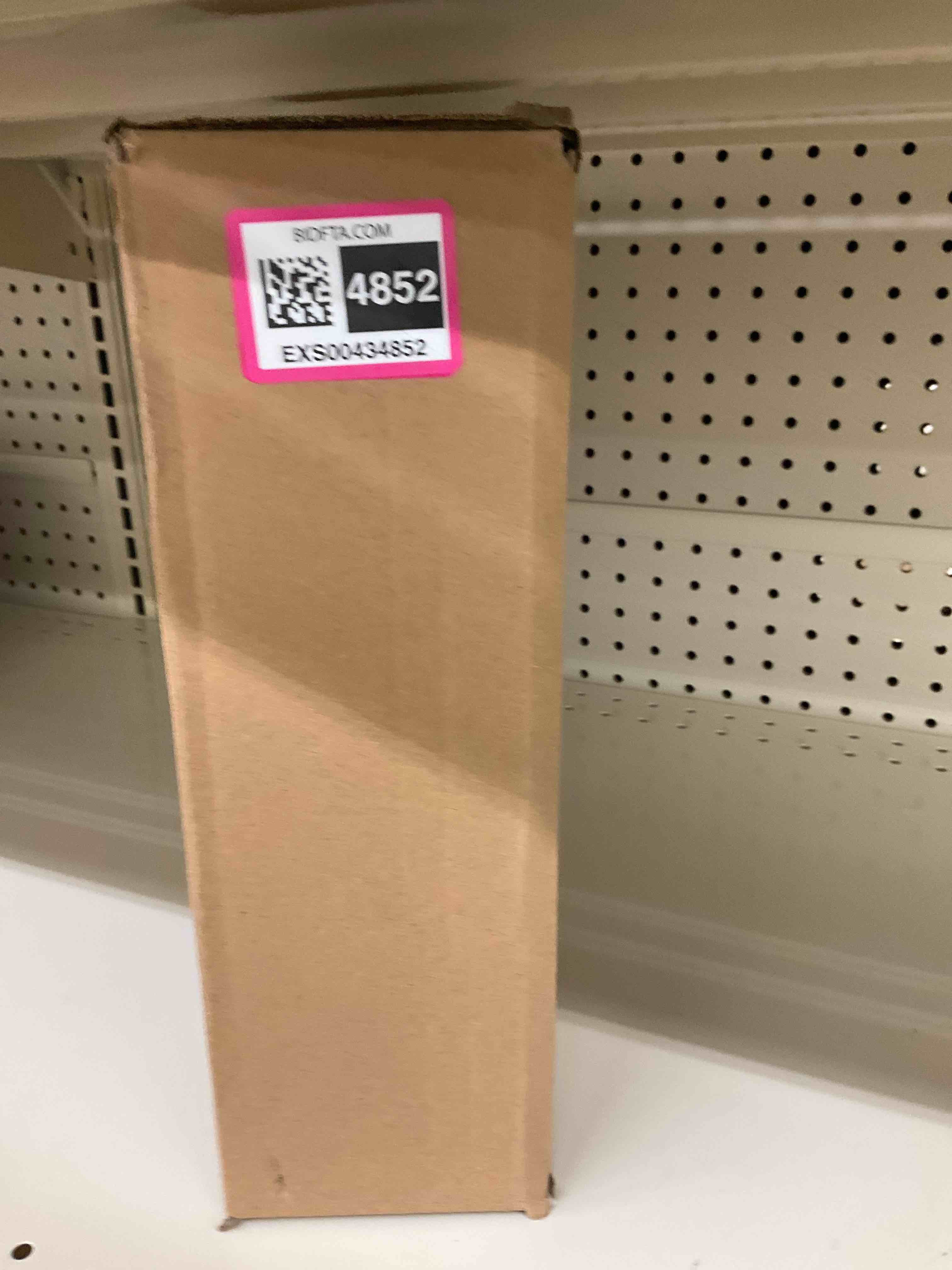 https://s3.amazonaws.com/lotting-images-prod/bidfta/EXS00434852_1694451342838.jpeg