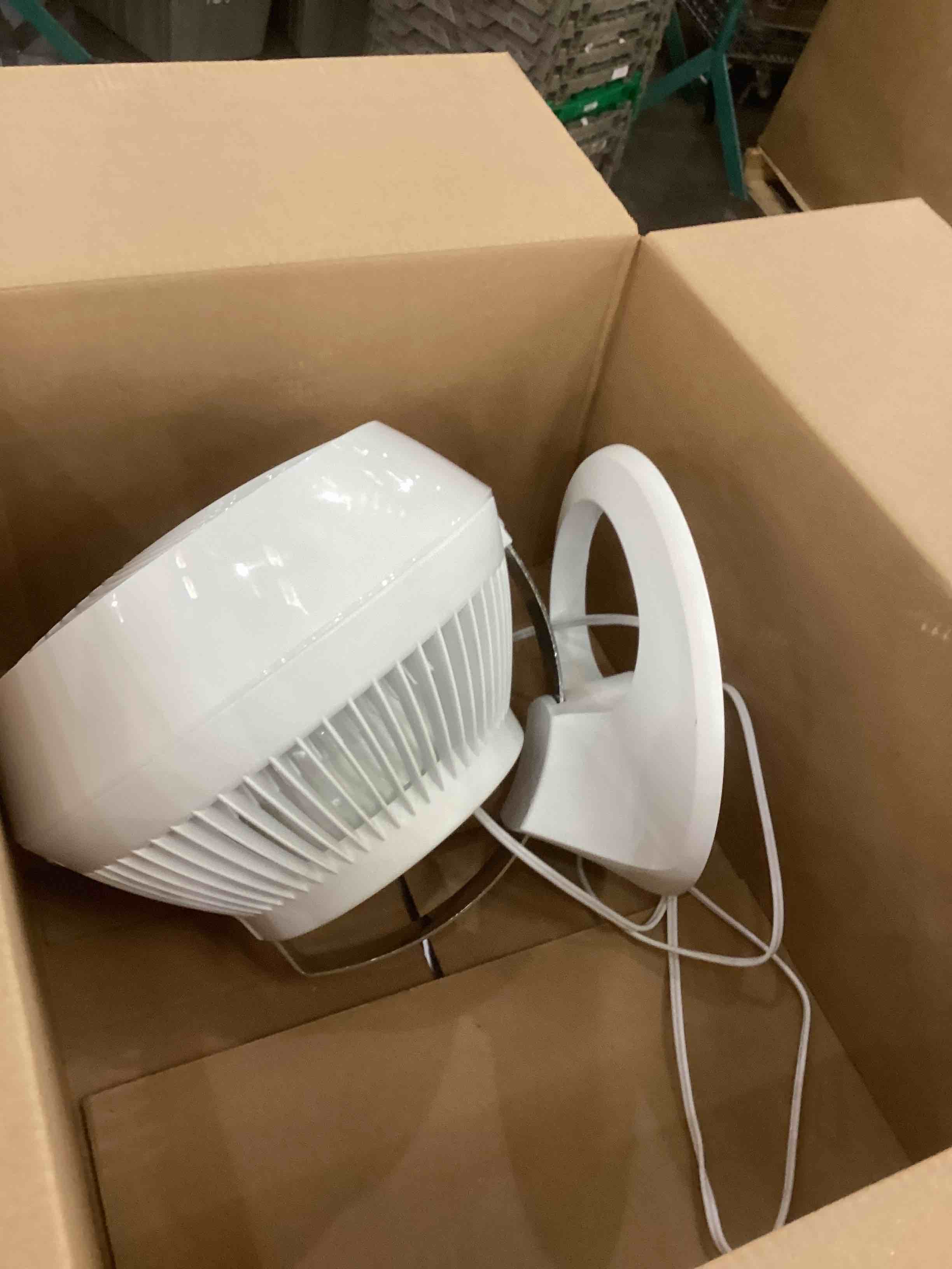 https://s3.amazonaws.com/lotting-images-prod/bidfta/EXS00435505_1692630001636.jpeg