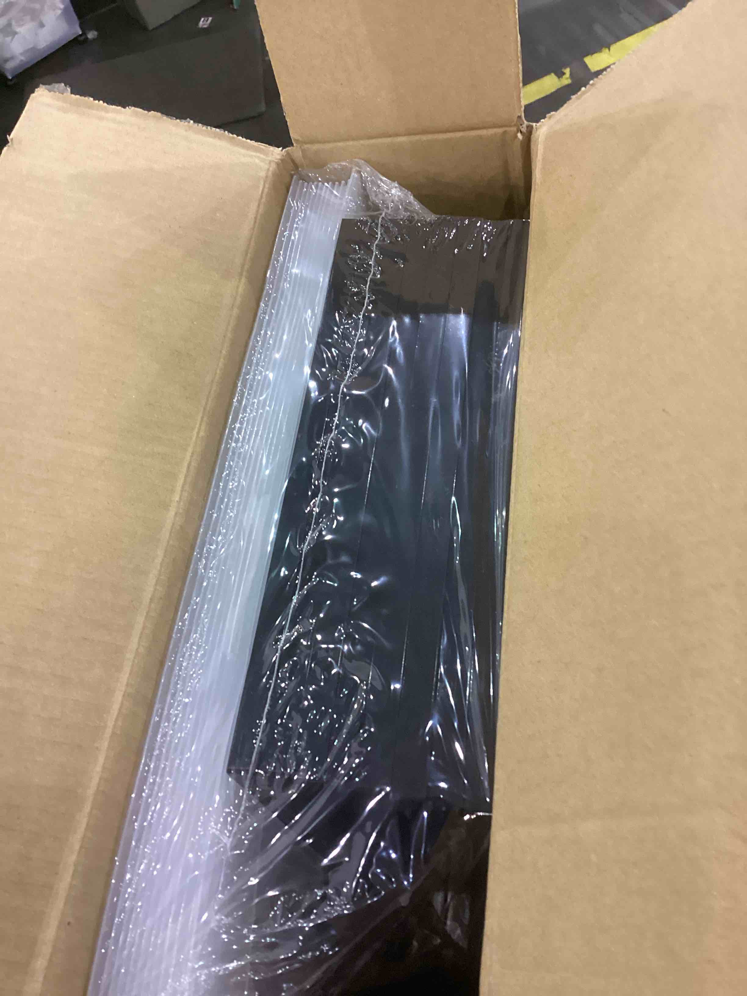 https://s3.amazonaws.com/lotting-images-prod/bidfta/EXS00435856_1692874611375.jpeg