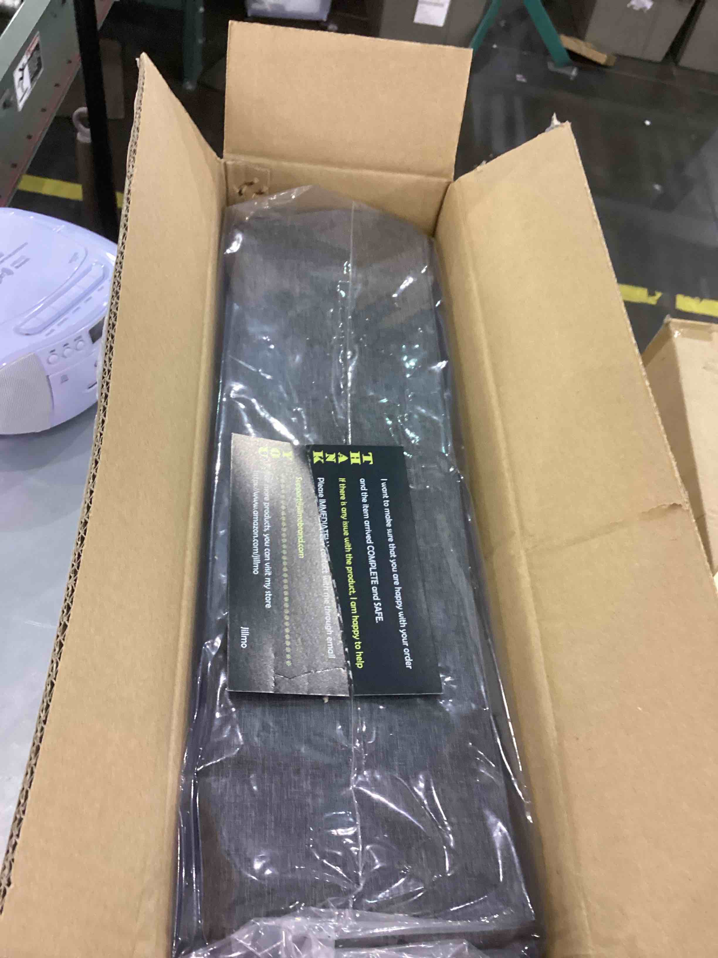 https://s3.amazonaws.com/lotting-images-prod/bidfta/EXS00435857_1692874729908.jpeg