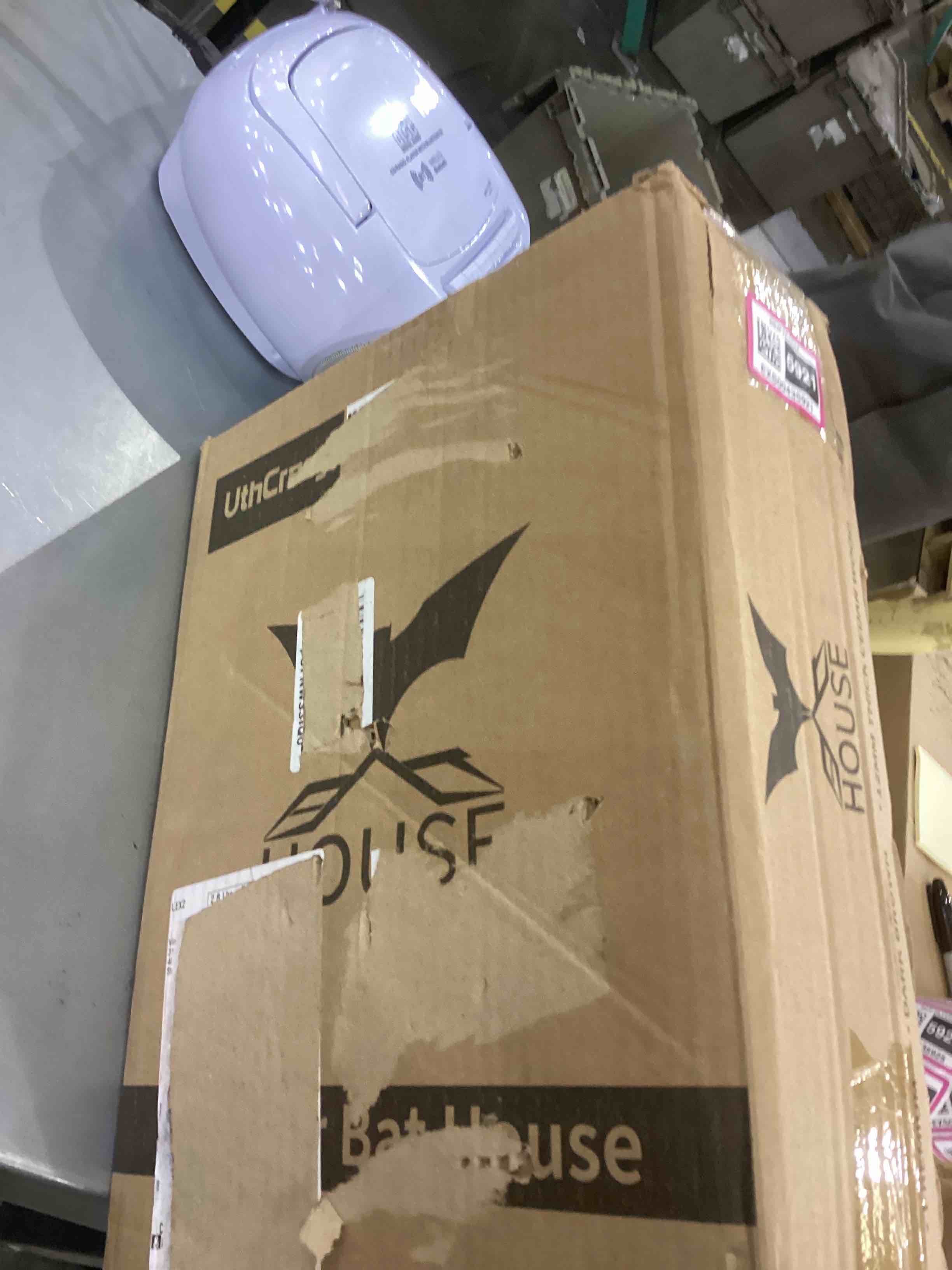 https://s3.amazonaws.com/lotting-images-prod/bidfta/EXS00435921_1692886944863.jpeg