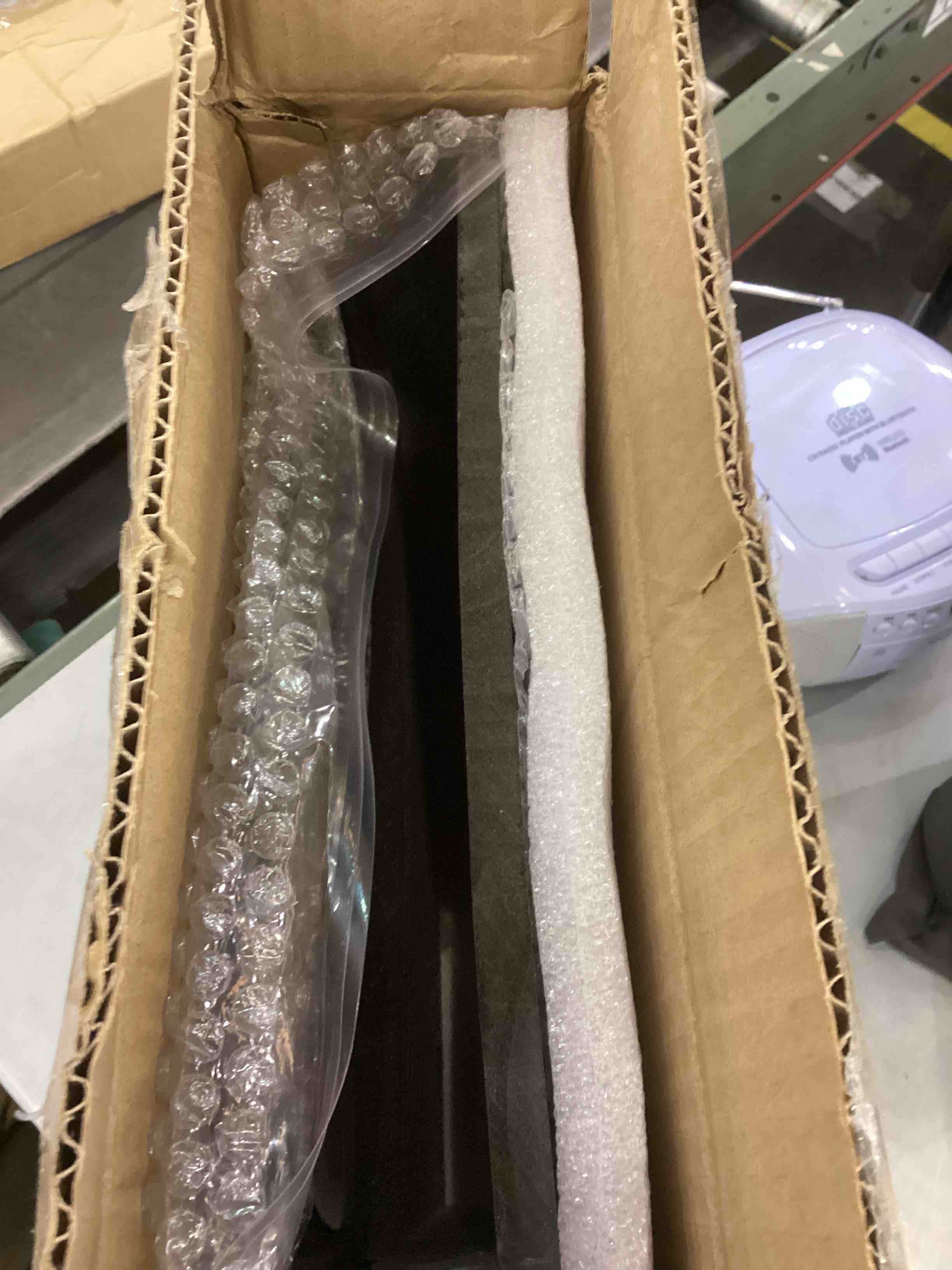 https://s3.amazonaws.com/lotting-images-prod/bidfta/EXS00435921_1692886962646.jpeg