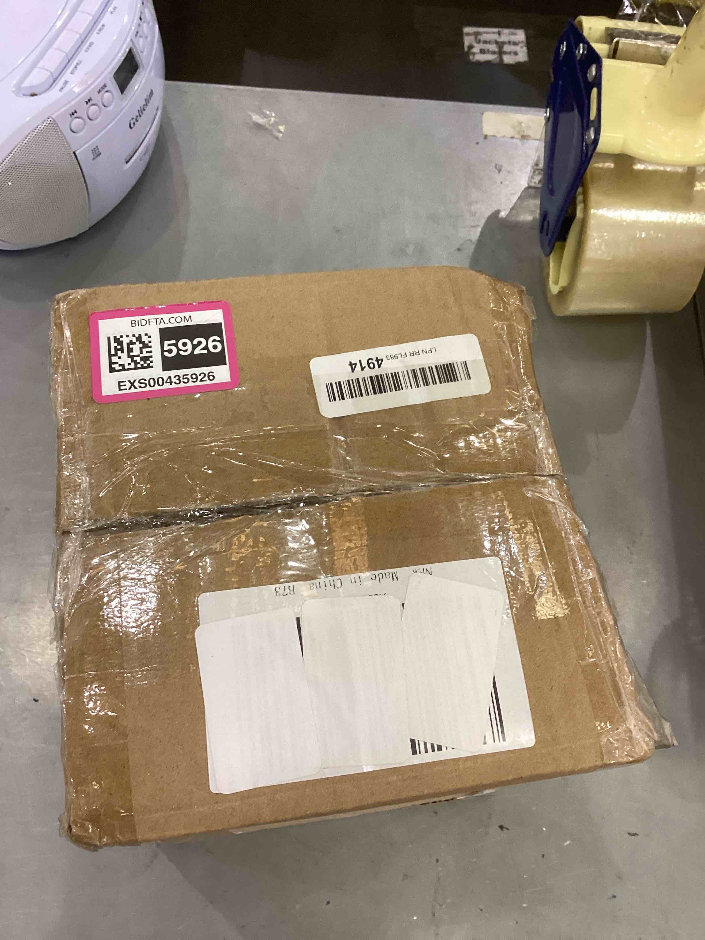 SPACEEUP 4x4 Post Base Black Post Square Brackets 10PCS Internal Size 3.5 x 3.5'' Heavy Duty Steel Deck Post Base Cover Fit for 4 x 4 Standard Wood Deck Post Caps Anchor Base Plate