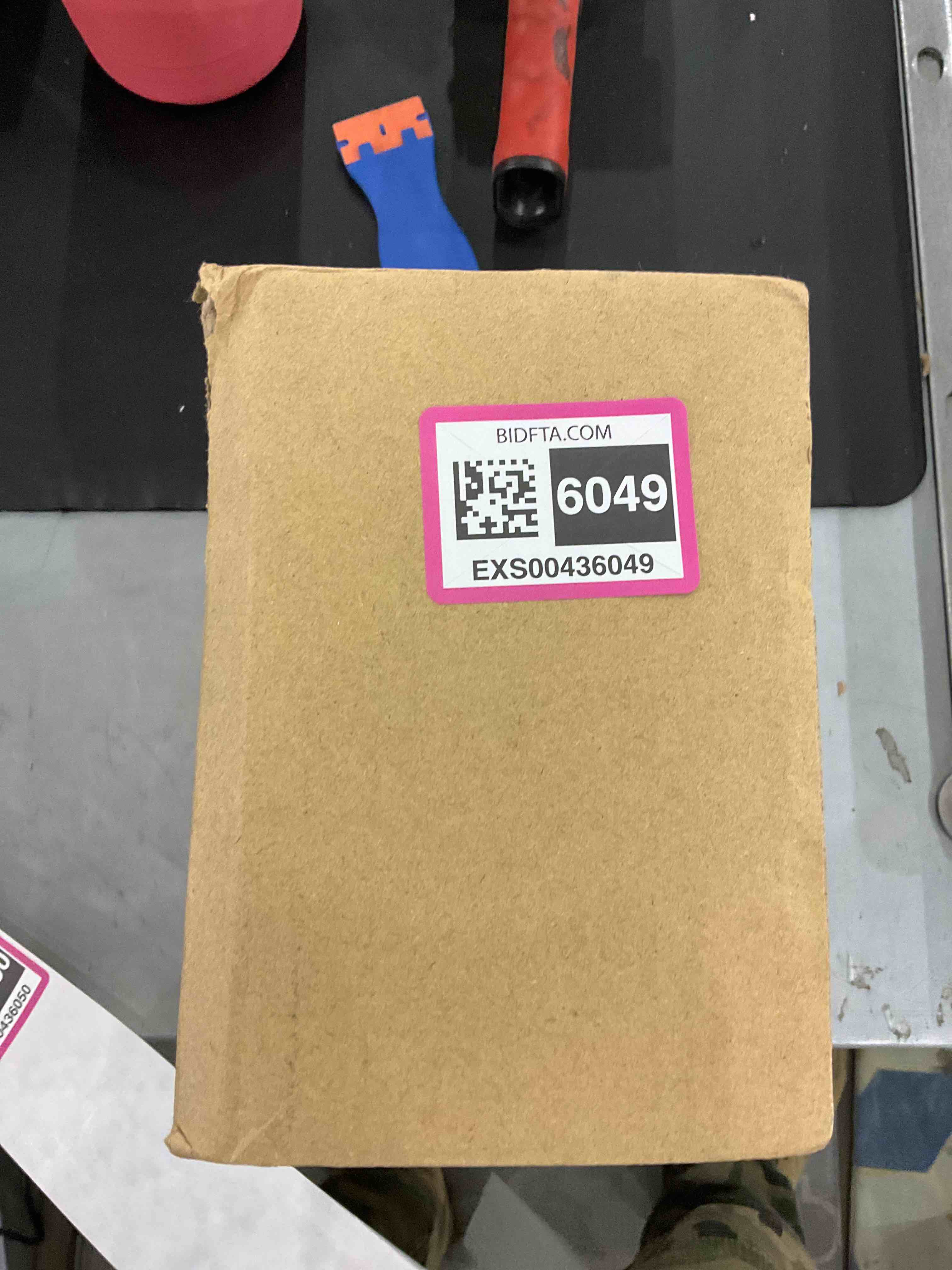 https://s3.amazonaws.com/lotting-images-prod/bidfta/EXS00436049_1693309050771.jpeg