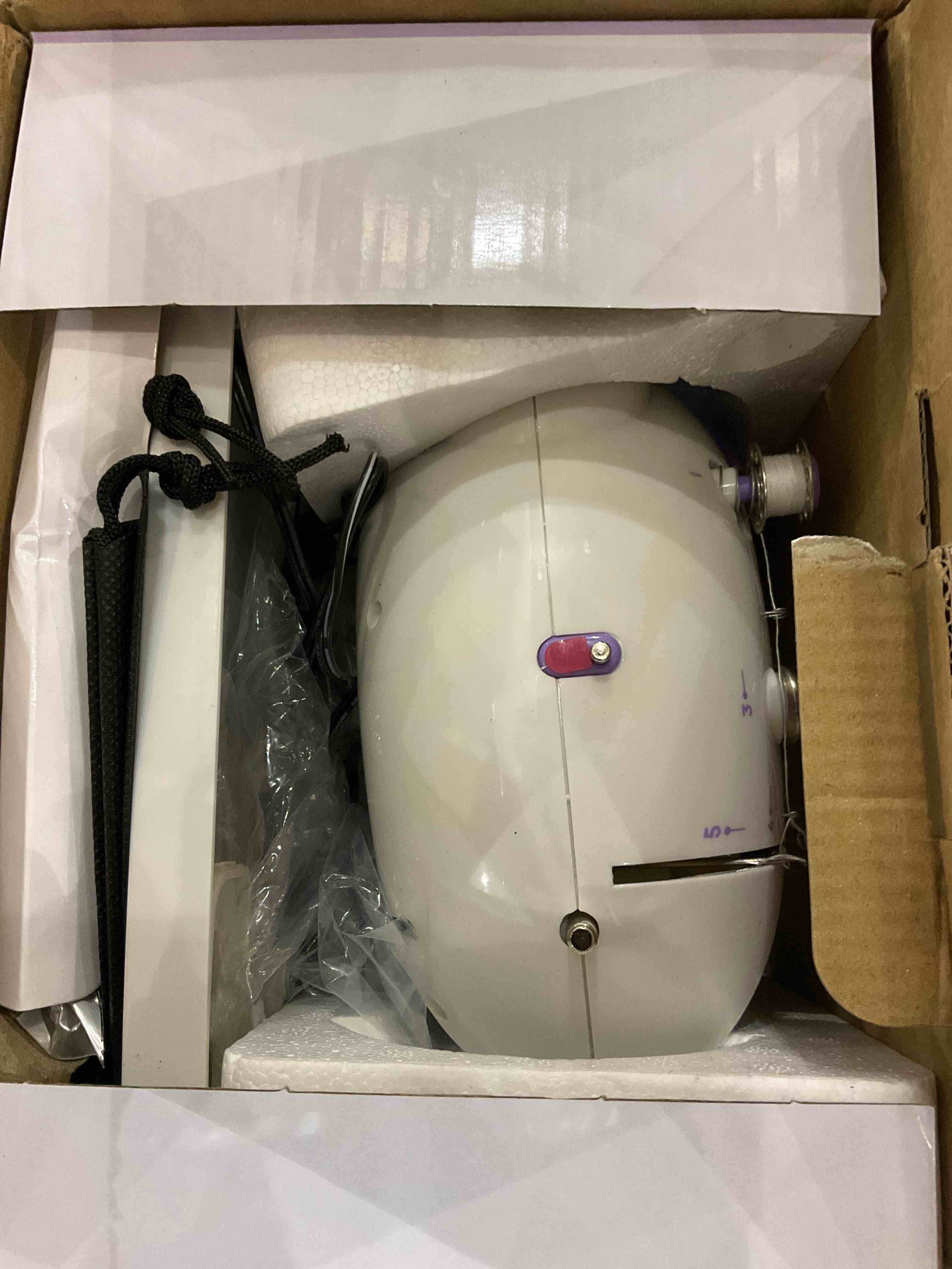 https://s3.amazonaws.com/lotting-images-prod/bidfta/EXS00436270_1693571242798.jpeg