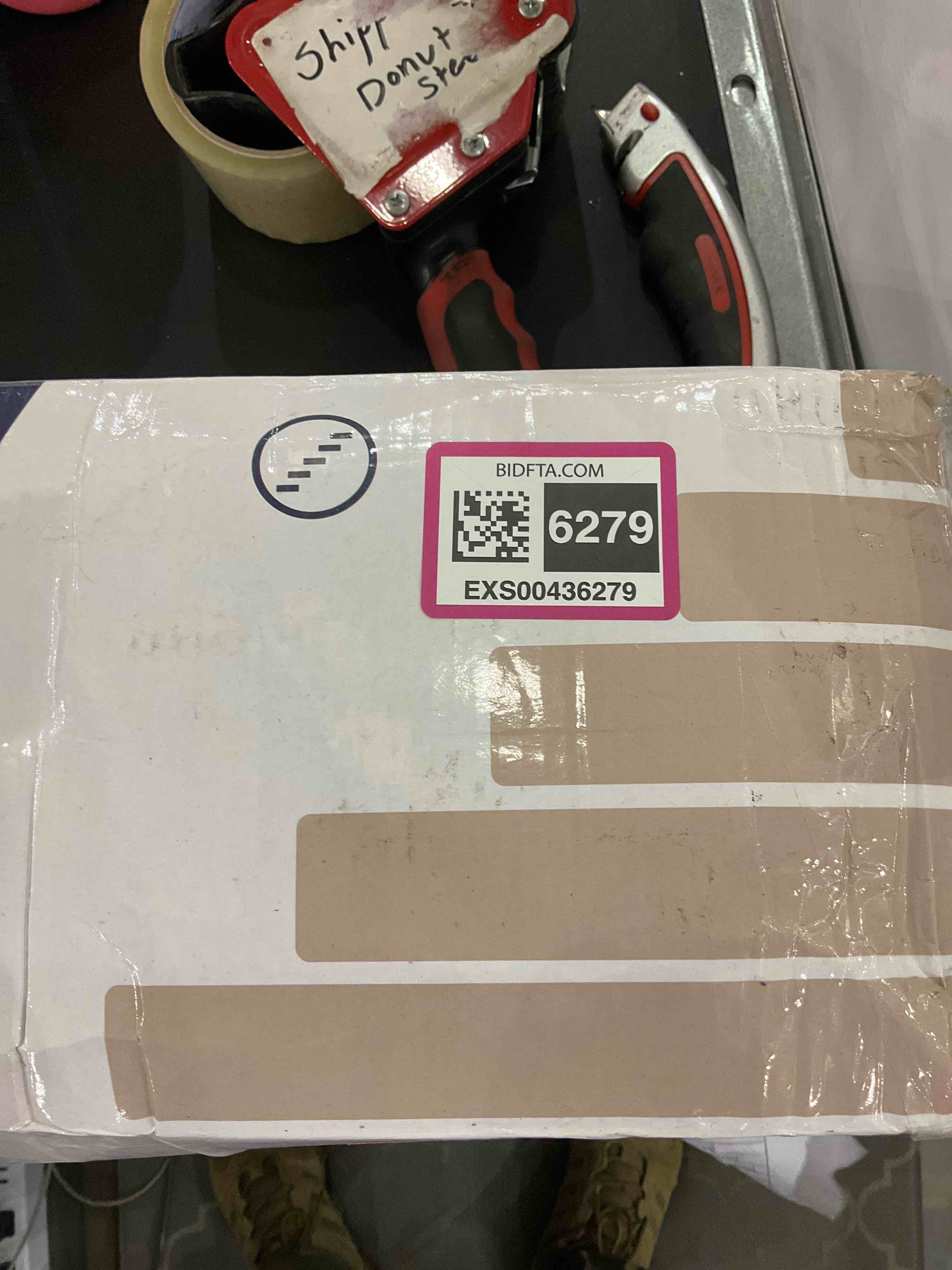 https://s3.amazonaws.com/lotting-images-prod/bidfta/EXS00436279_1693572090368.jpeg