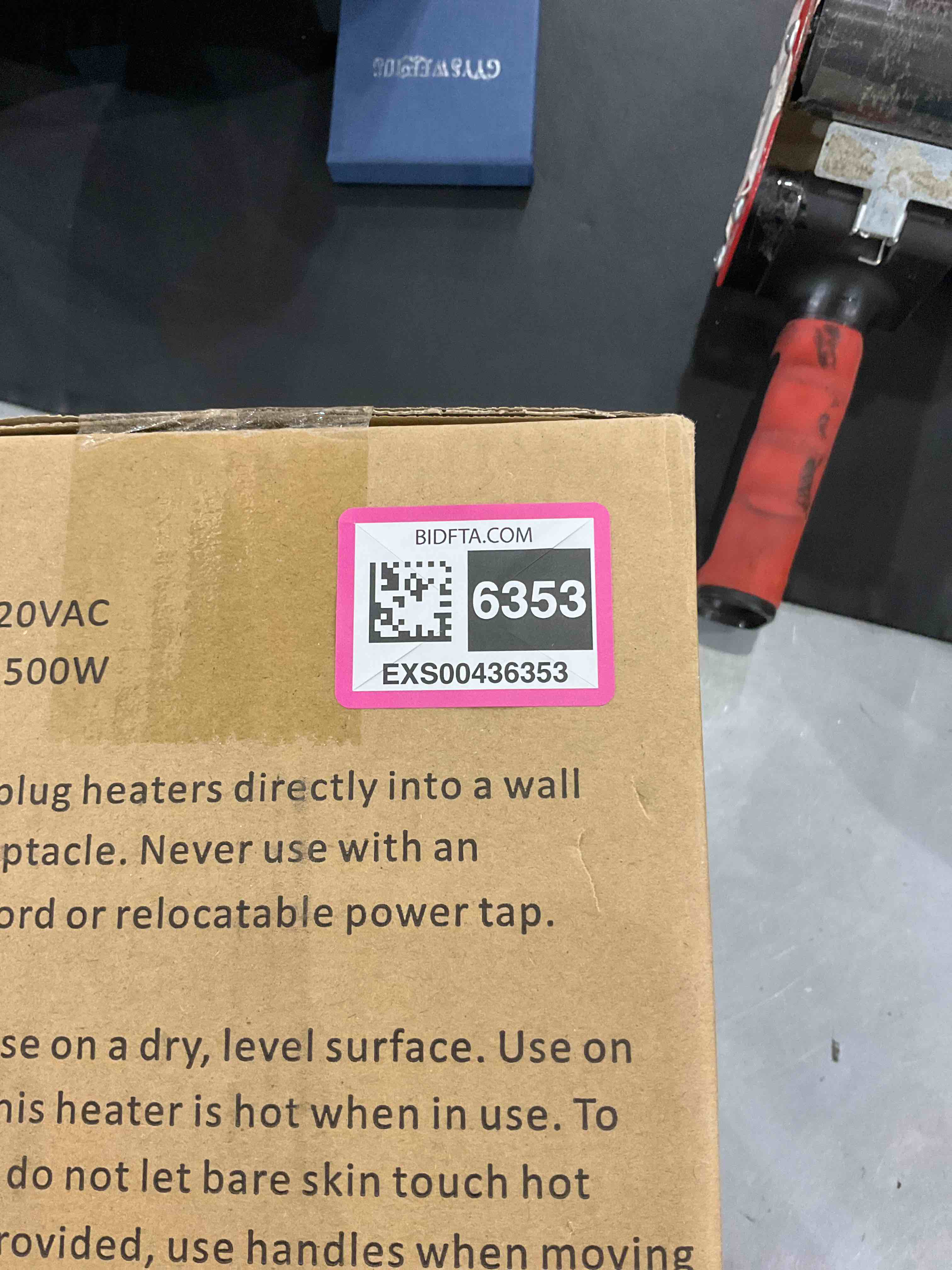 https://s3.amazonaws.com/lotting-images-prod/bidfta/EXS00436353_1693912710904.jpeg