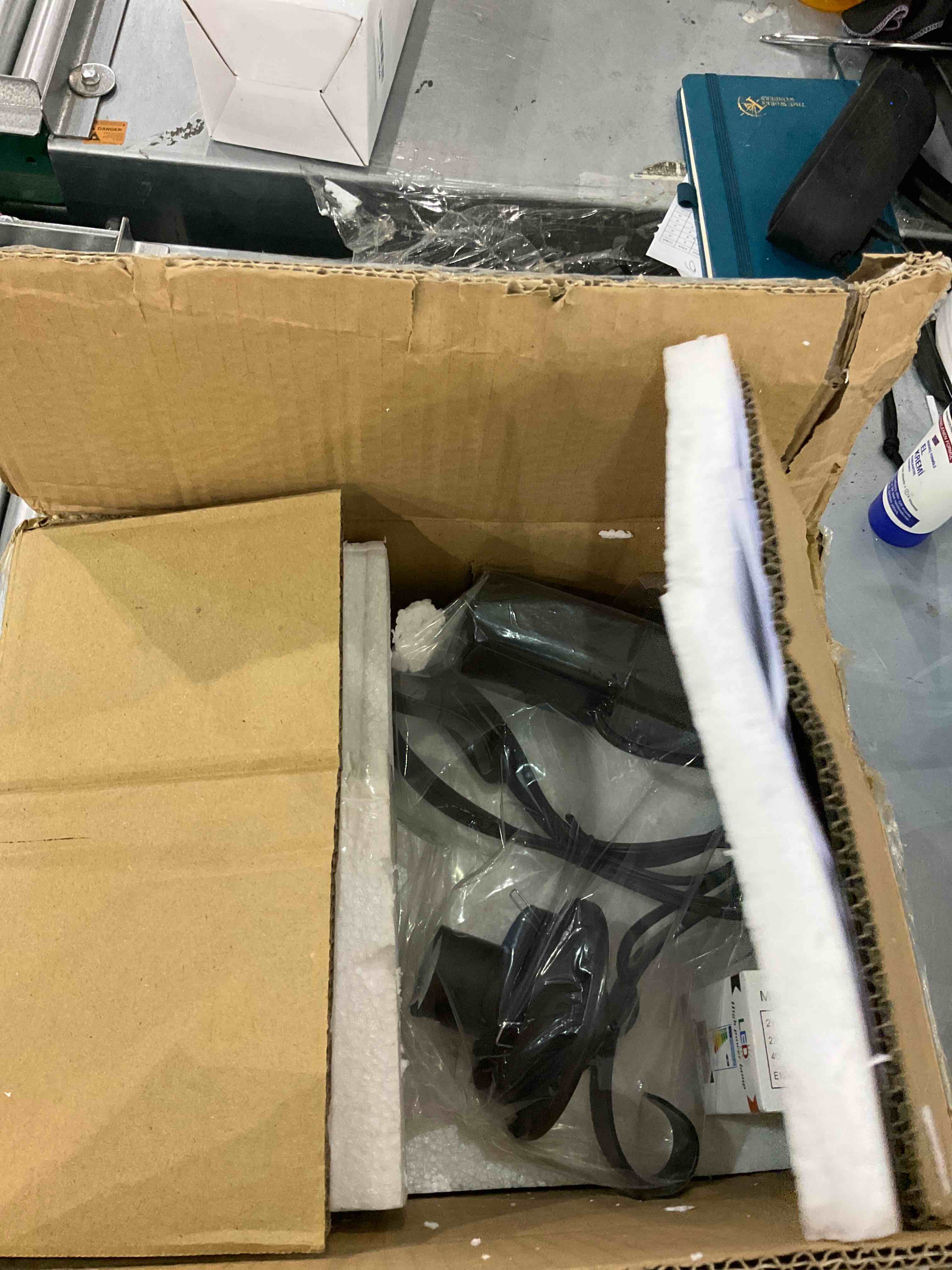 https://s3.amazonaws.com/lotting-images-prod/bidfta/EXS00436723_1693569078471.jpeg