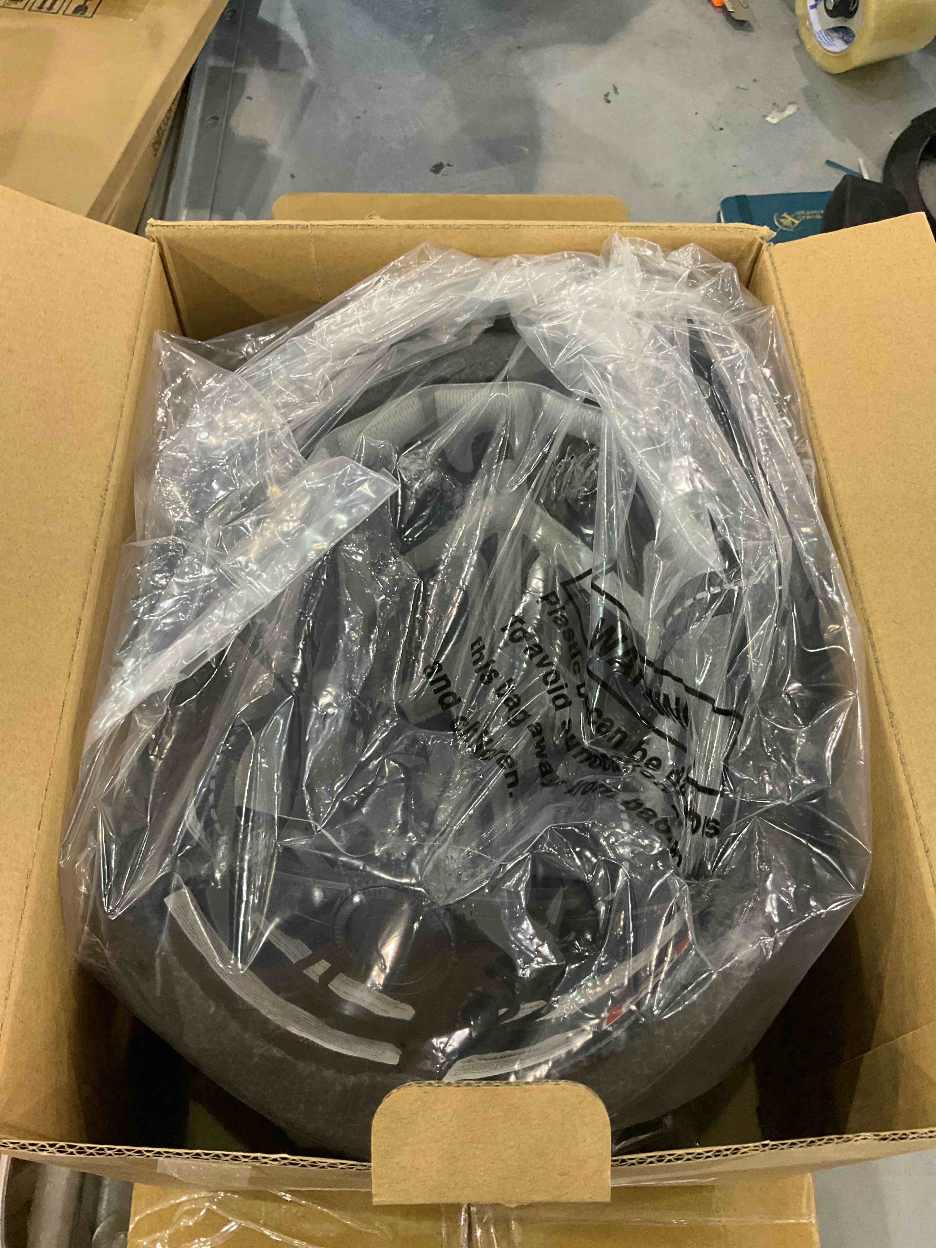 https://s3.amazonaws.com/lotting-images-prod/bidfta/EXS00436904_1693912434585.jpeg