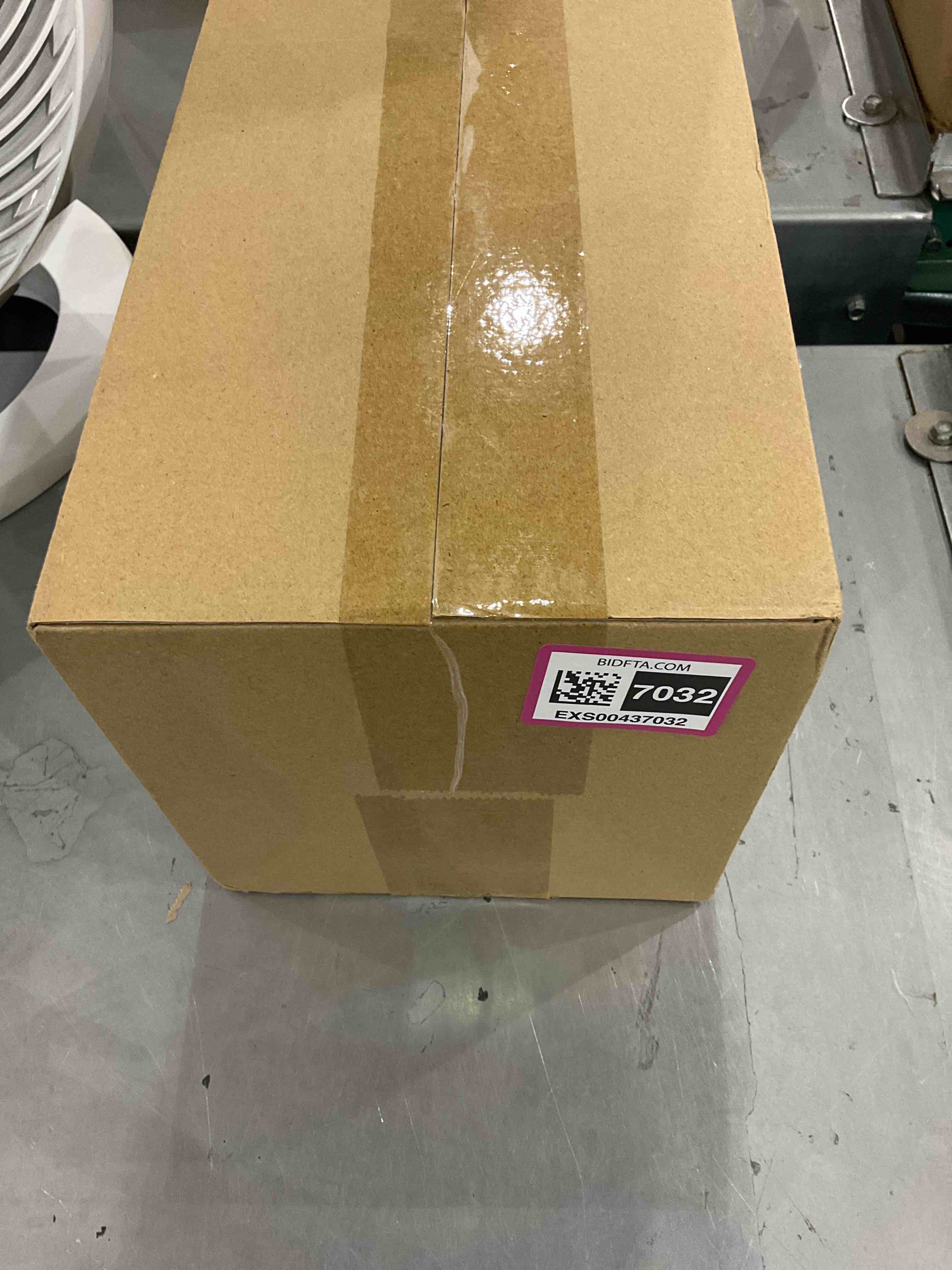 https://s3.amazonaws.com/lotting-images-prod/bidfta/EXS00437032_1693571447404.jpeg