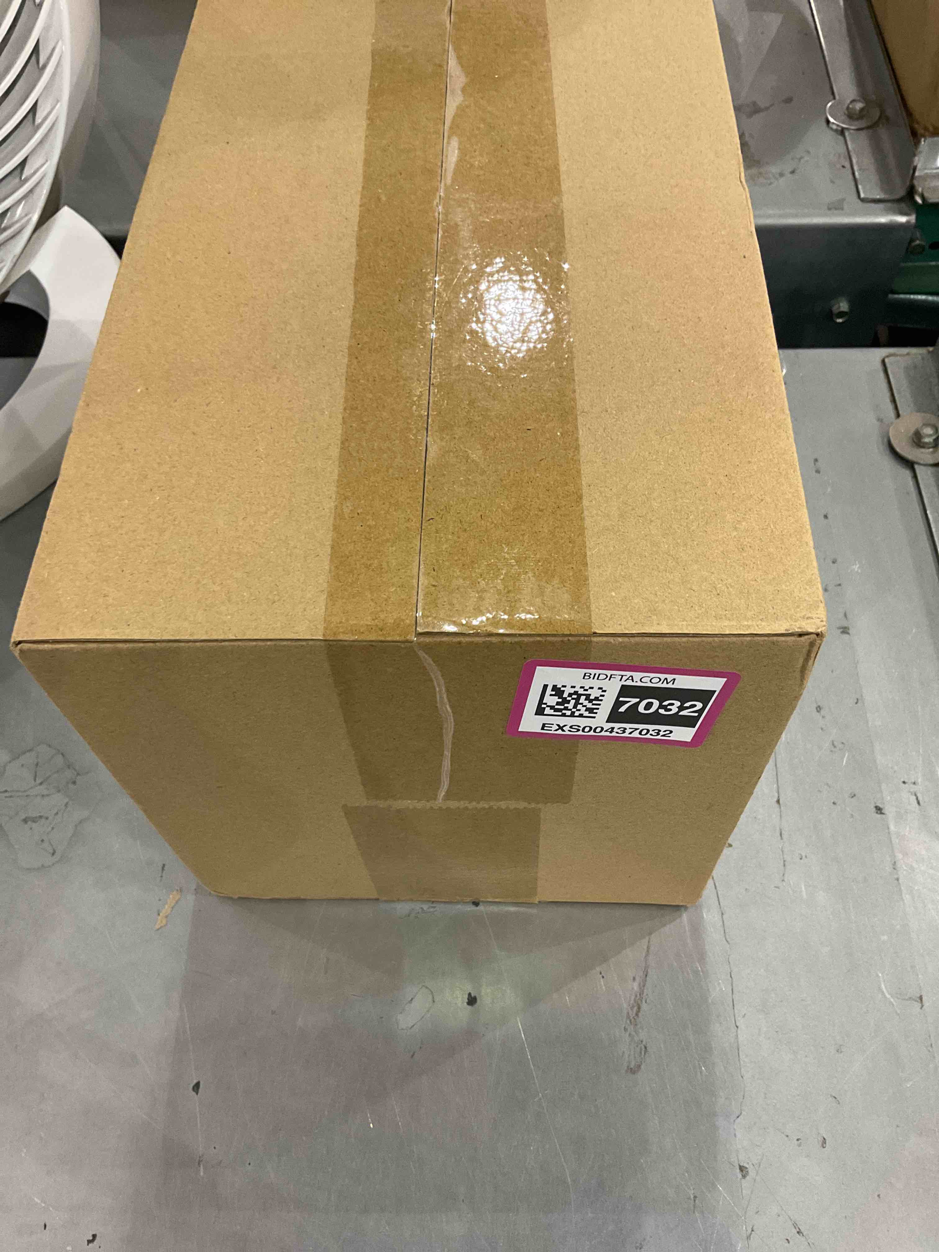 https://s3.amazonaws.com/lotting-images-prod/bidfta/EXS00437032_1693571448290.jpeg