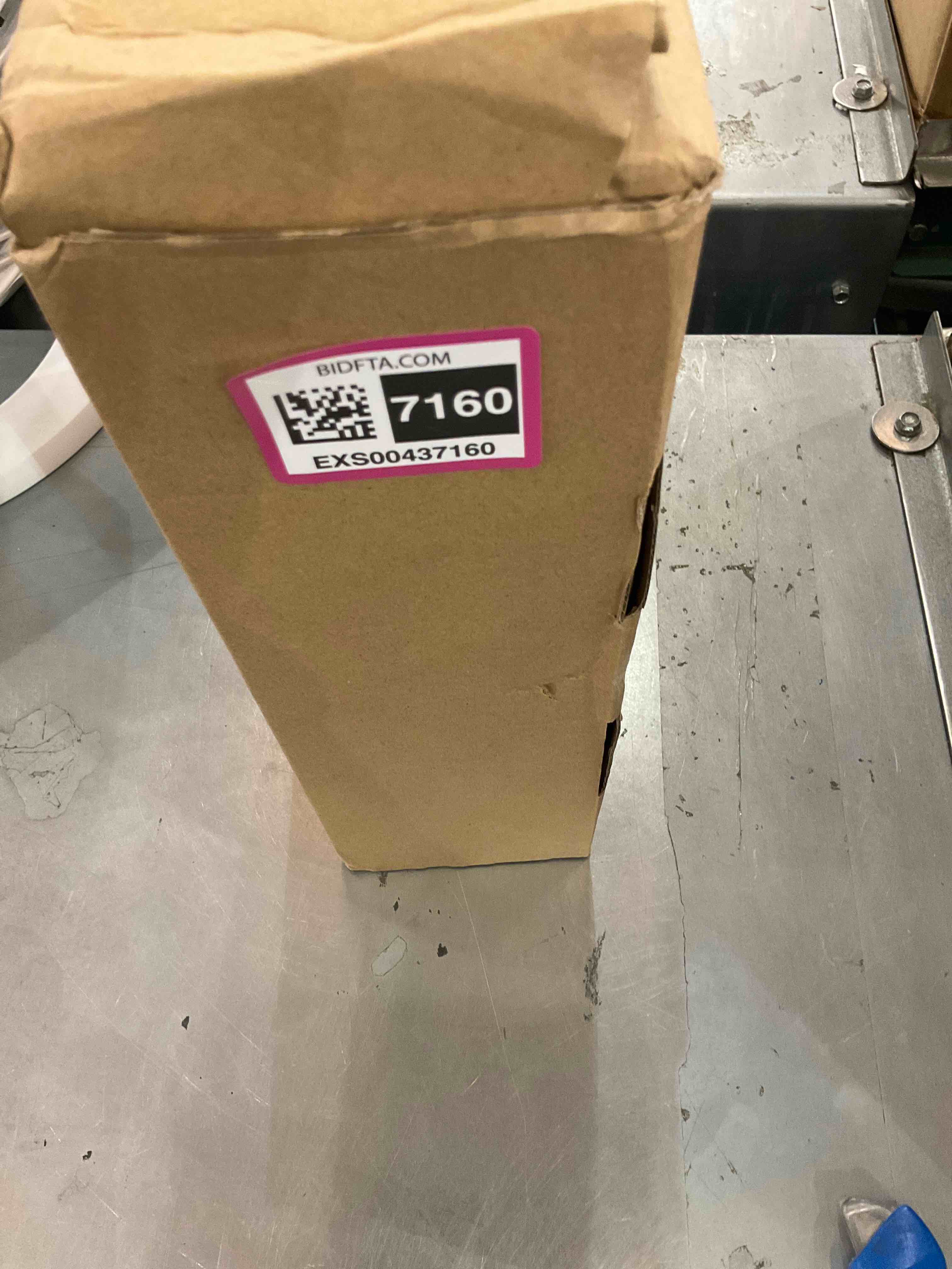 https://s3.amazonaws.com/lotting-images-prod/bidfta/EXS00437160_1693588526861.jpeg