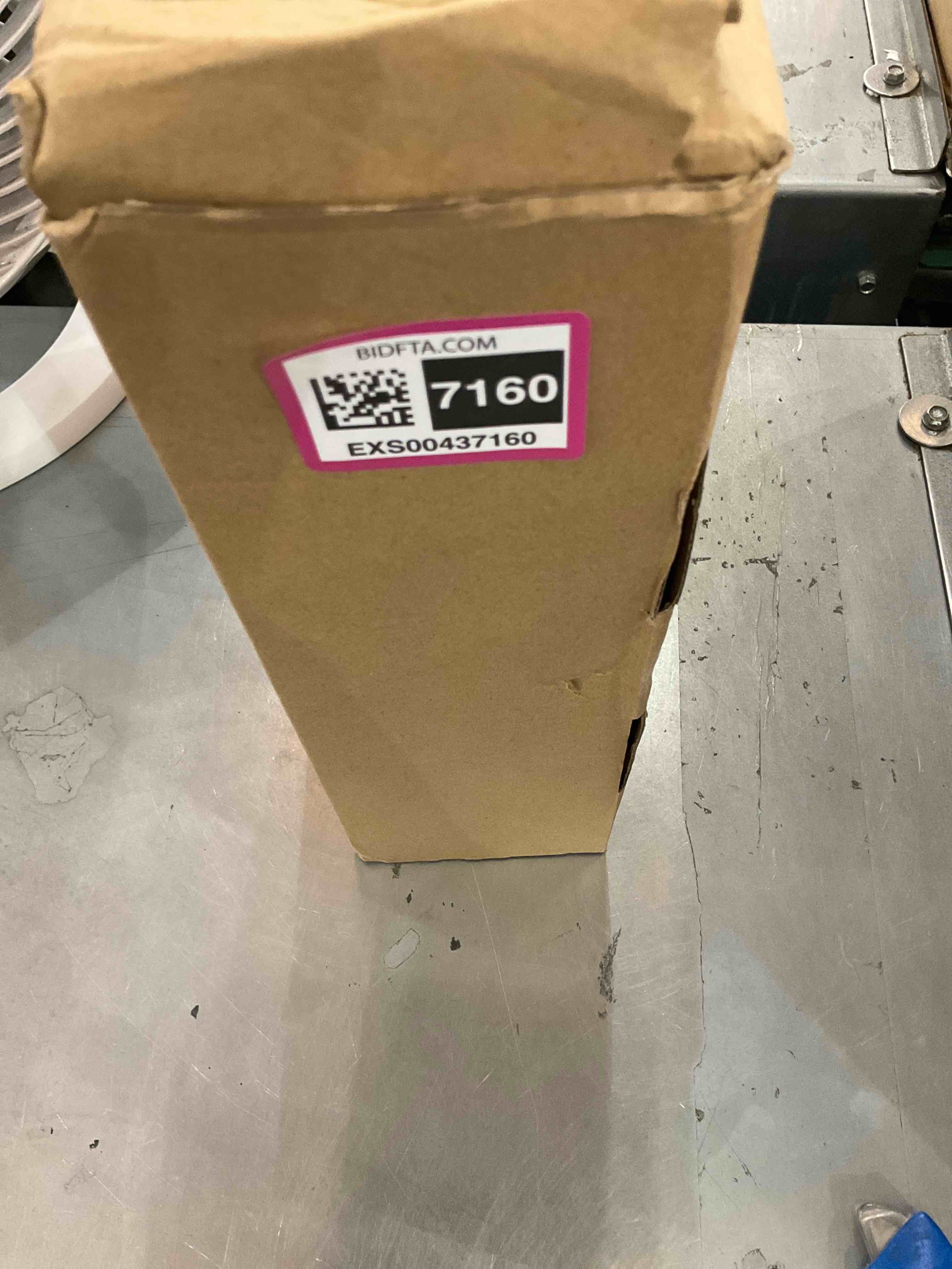 https://s3.amazonaws.com/lotting-images-prod/bidfta/EXS00437160_1693588528424.jpeg
