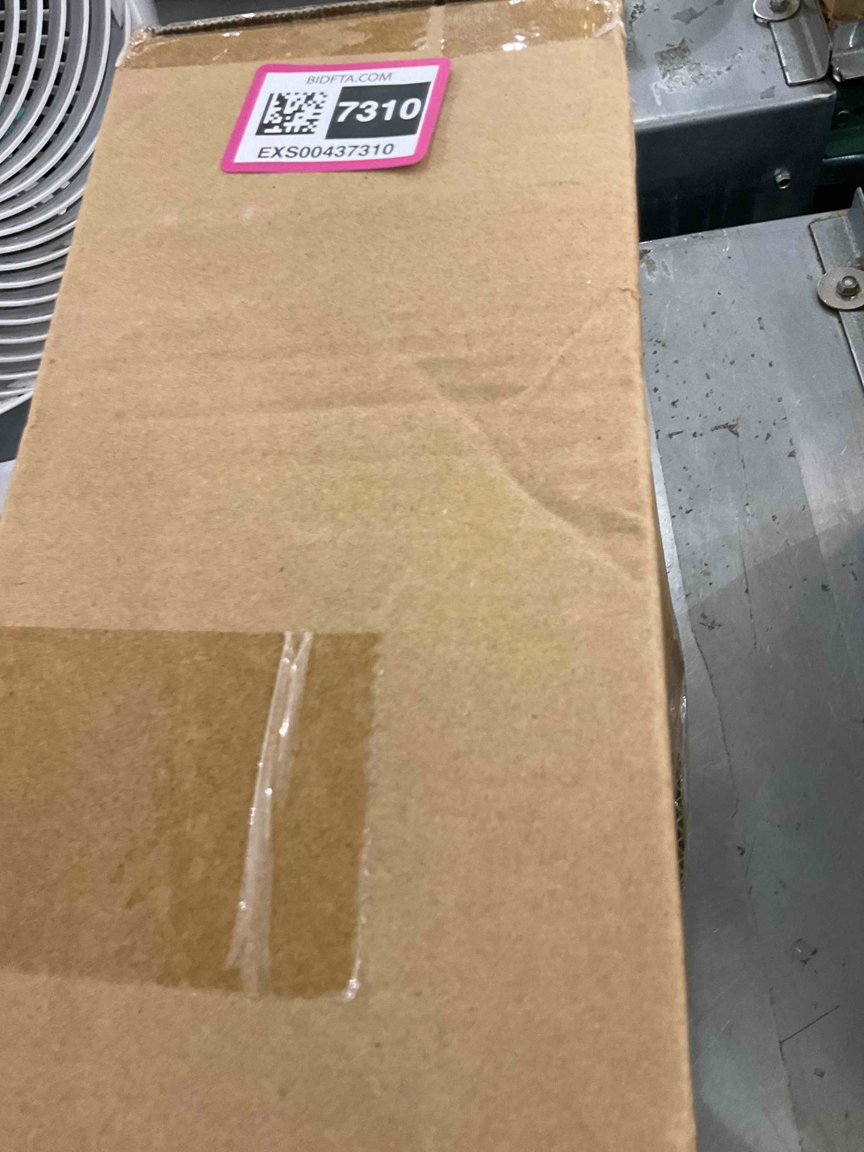 https://s3.amazonaws.com/lotting-images-prod/bidfta/EXS00437310_1693932060715.jpeg