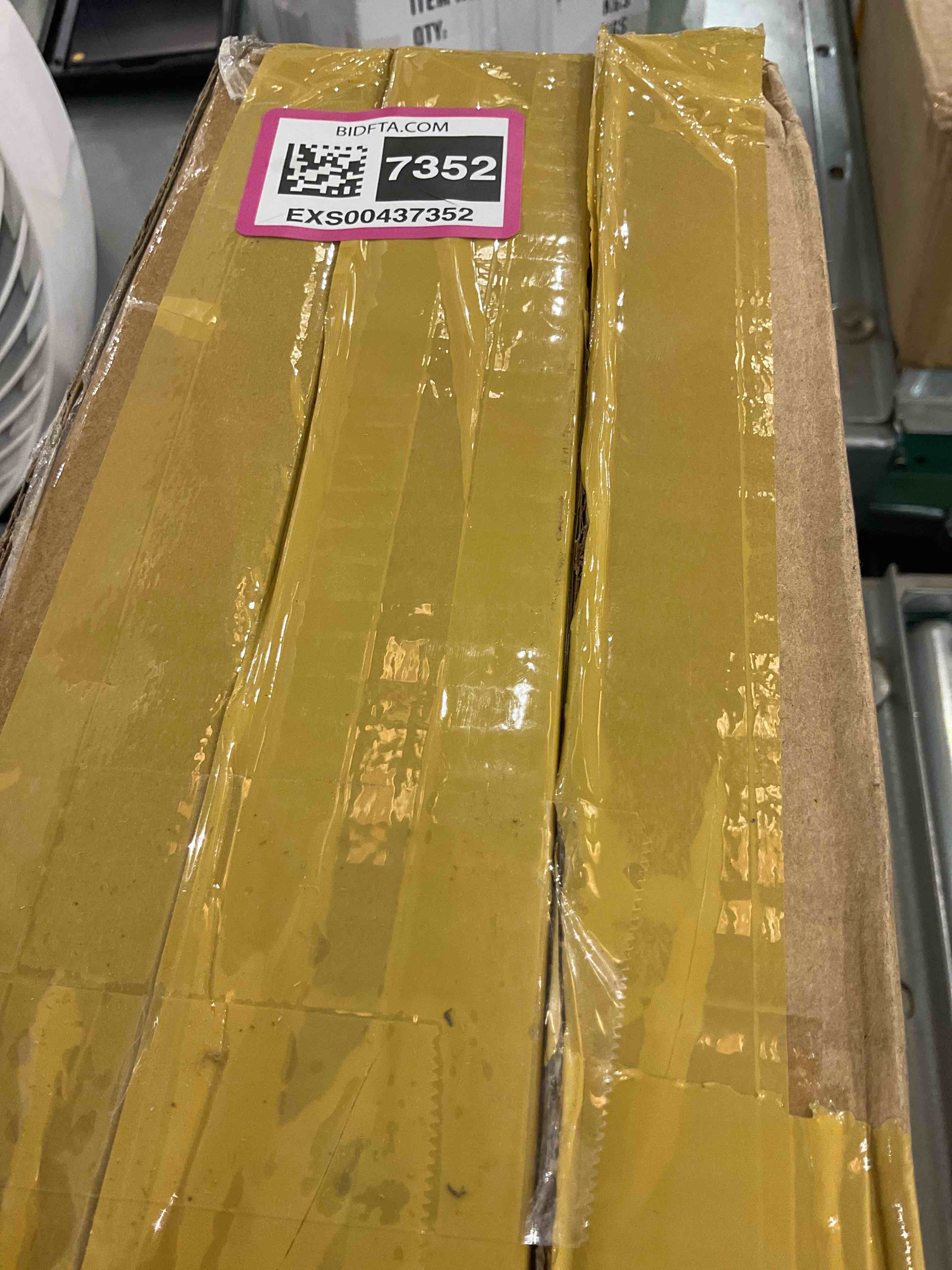 https://s3.amazonaws.com/lotting-images-prod/bidfta/EXS00437352_1693938785694.jpeg