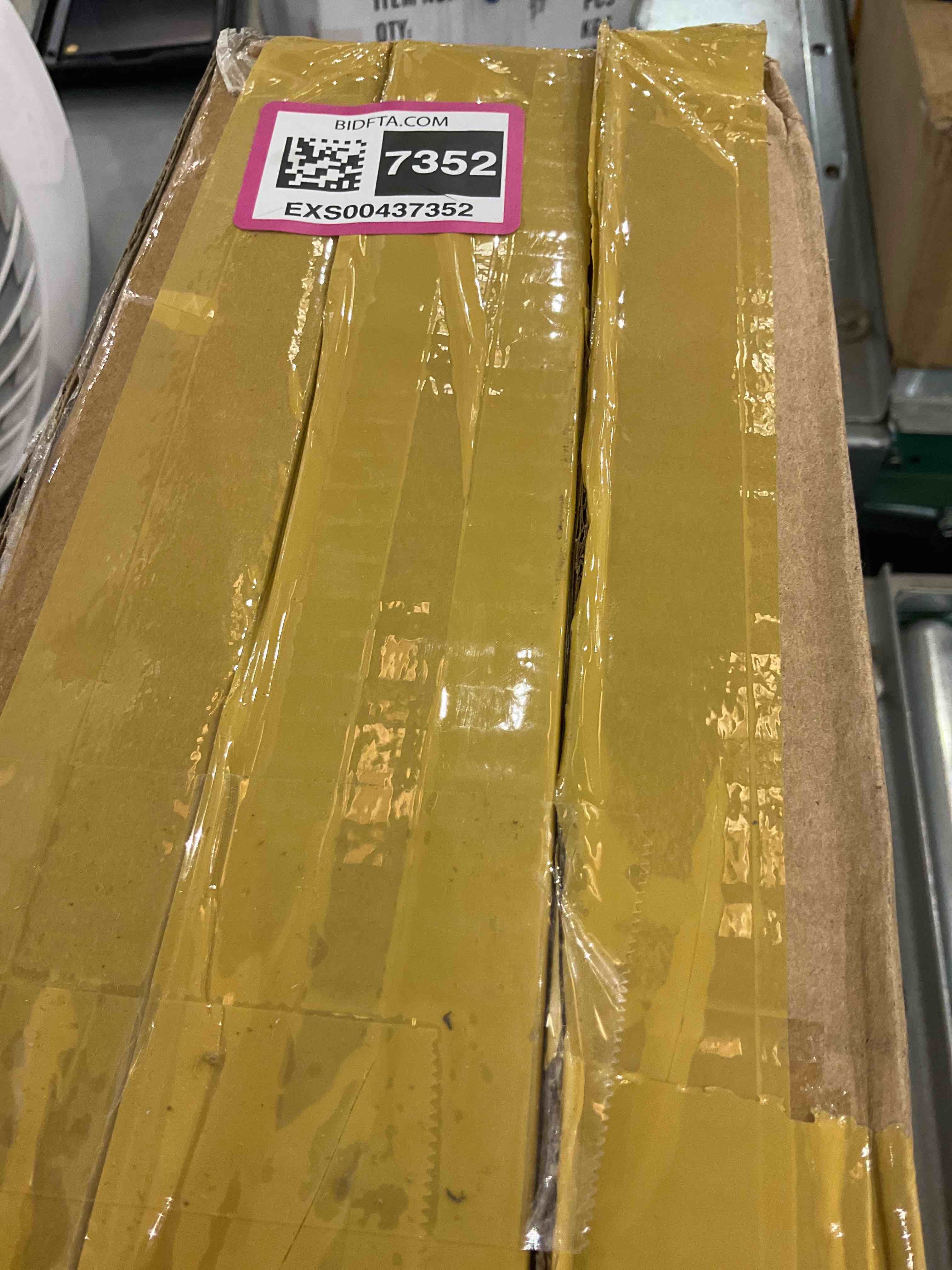 https://s3.amazonaws.com/lotting-images-prod/bidfta/EXS00437352_1693938786668.jpeg