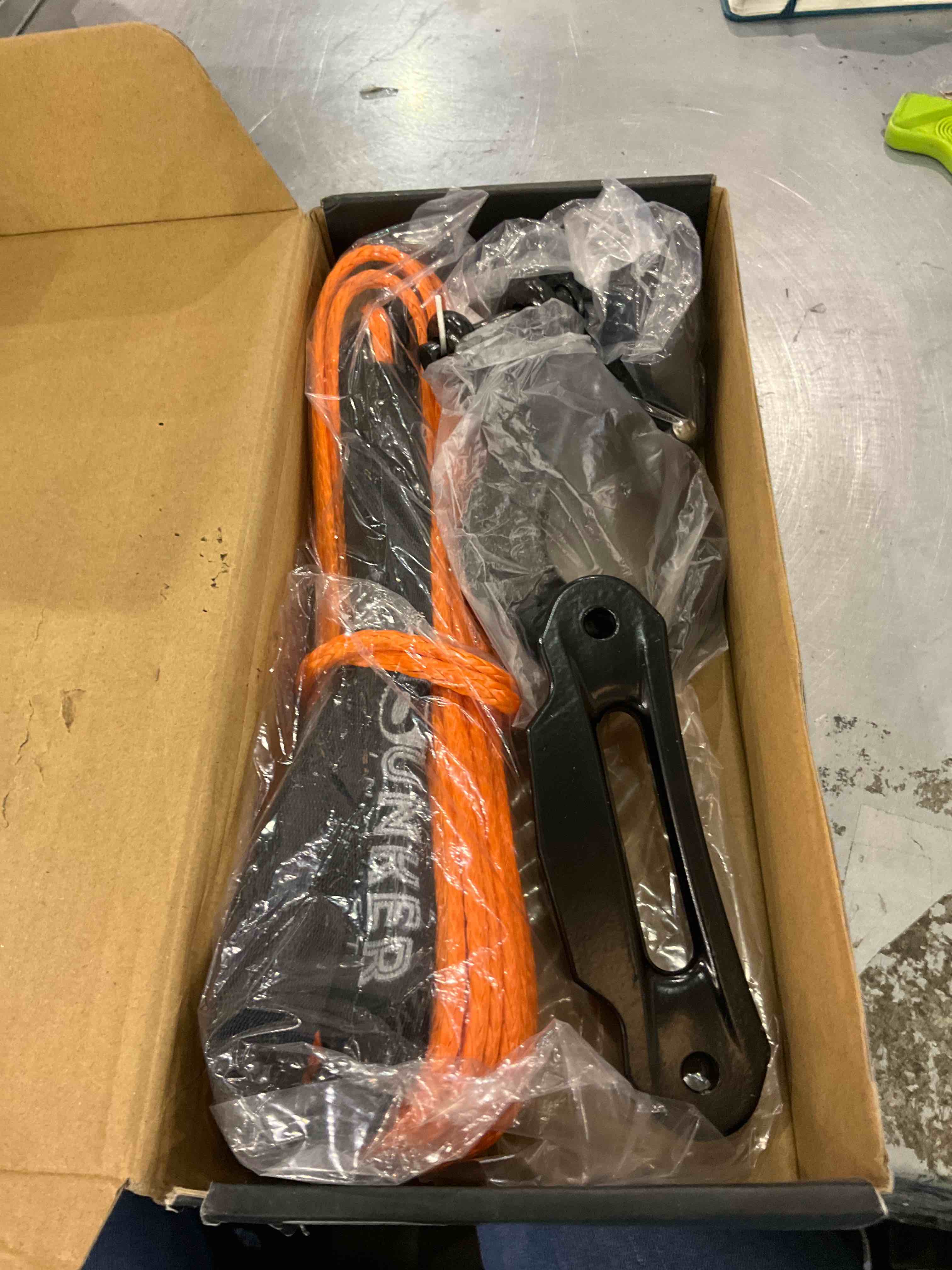 https://s3.amazonaws.com/lotting-images-prod/bidfta/EXS00437803_1693398854870.jpeg