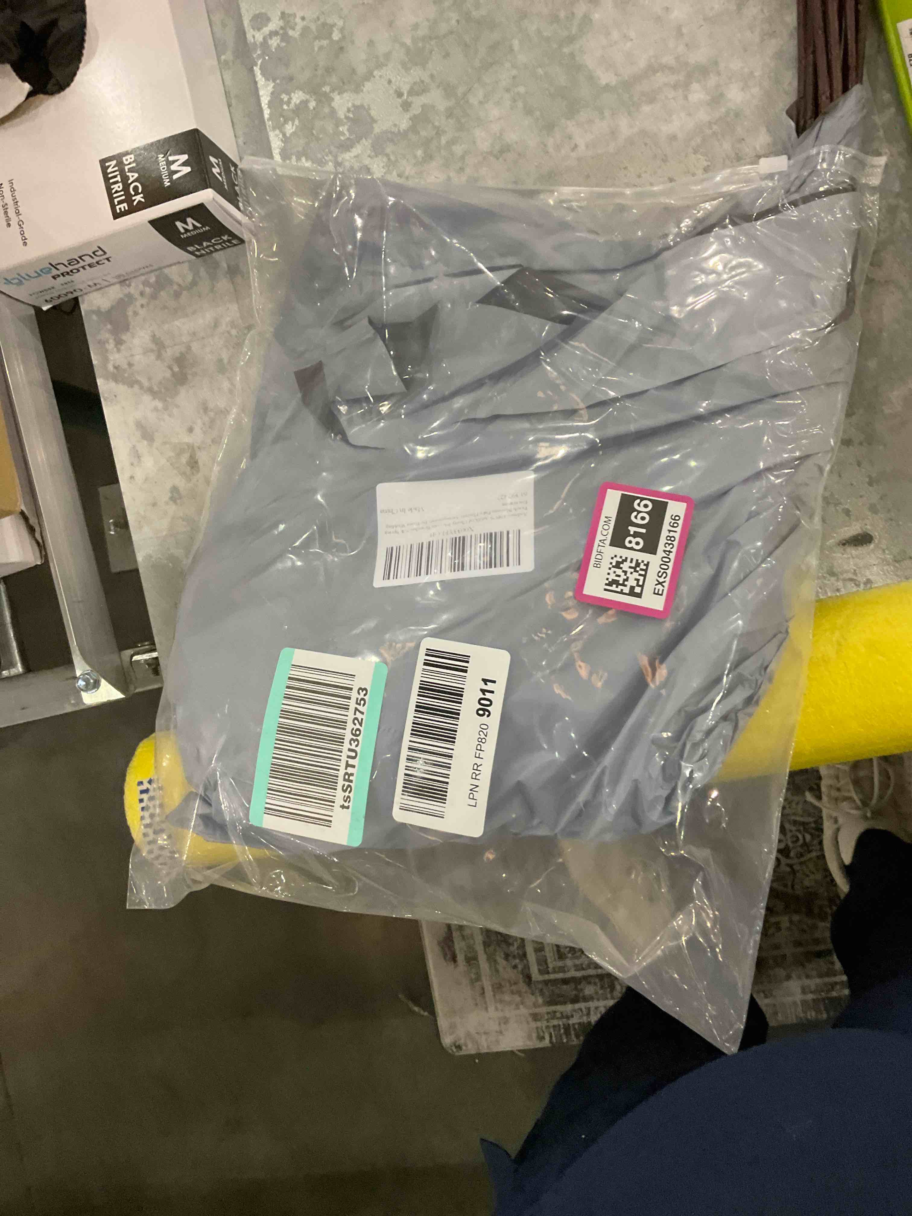 https://s3.amazonaws.com/lotting-images-prod/bidfta/EXS00438166_1694528030565.jpeg