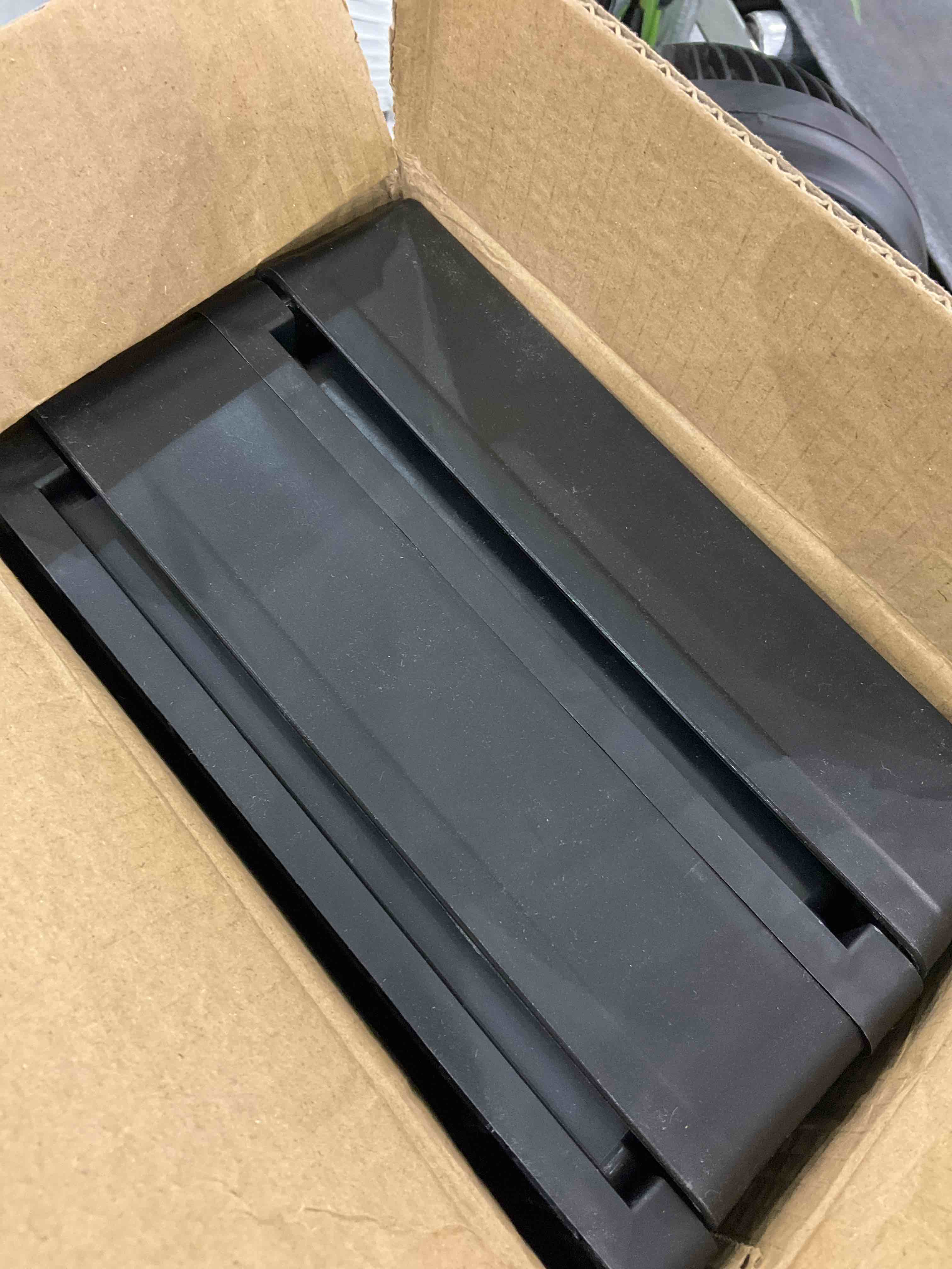 https://s3.amazonaws.com/lotting-images-prod/bidfta/EXS00438520_1693397955630.jpeg