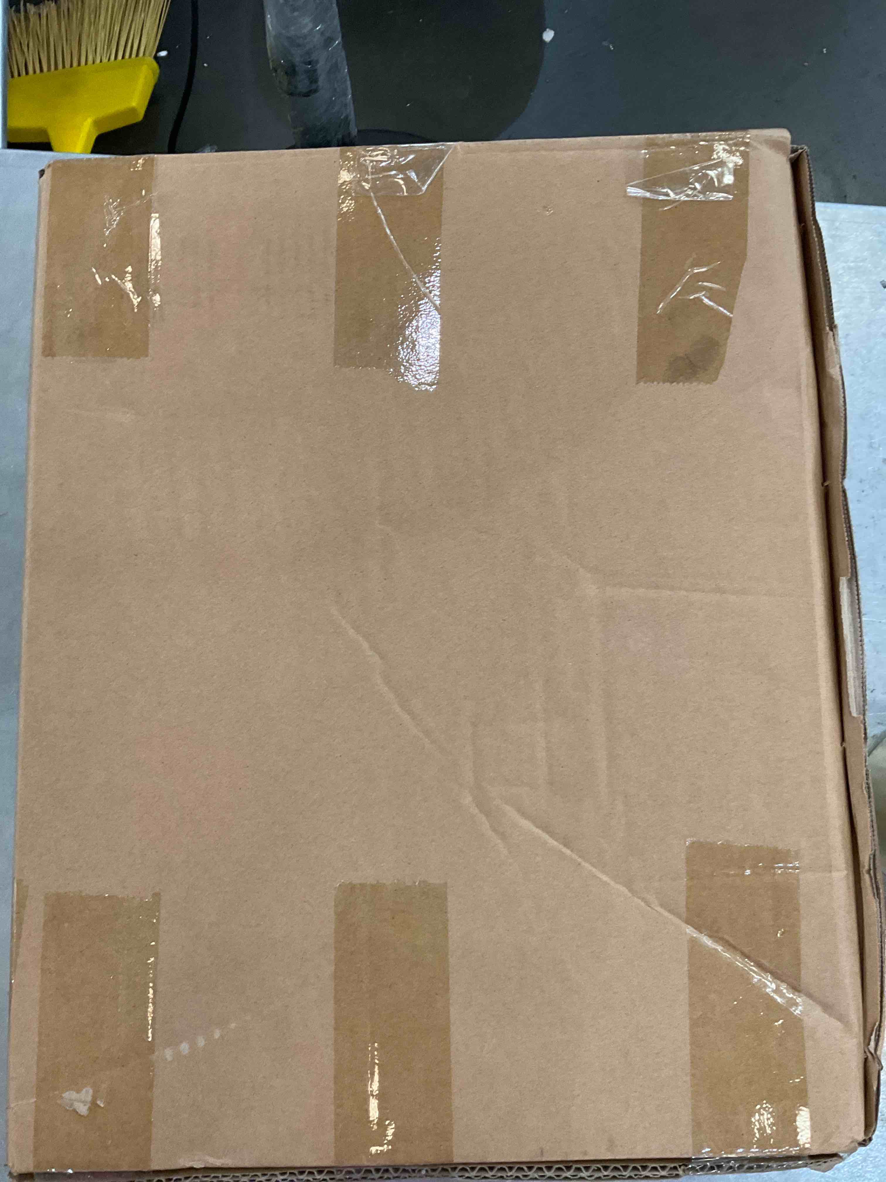 https://s3.amazonaws.com/lotting-images-prod/bidfta/EXS00439153_1693334668759.jpeg