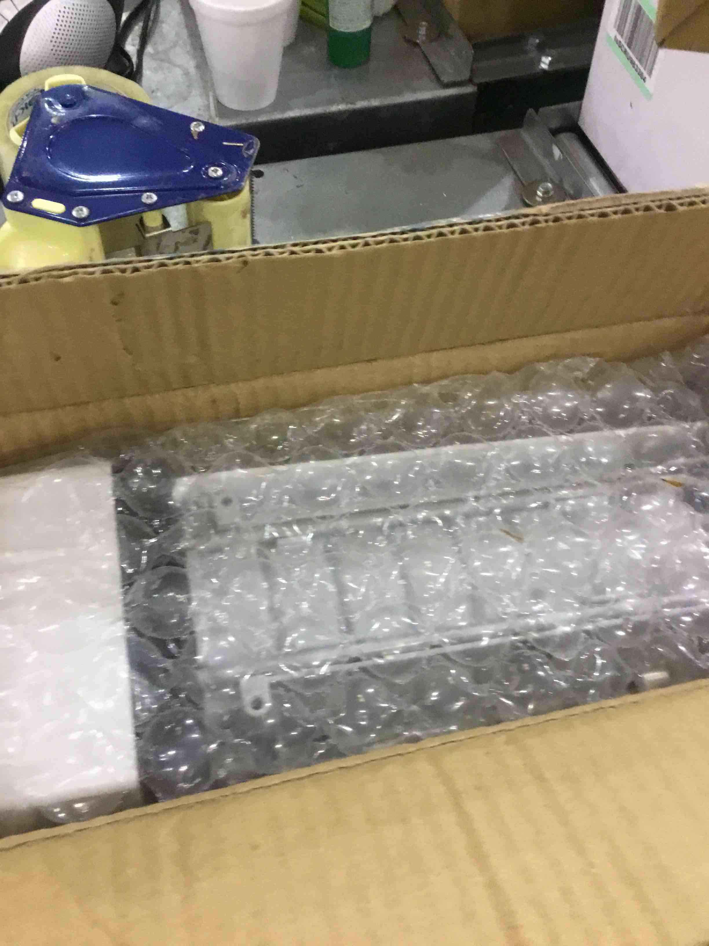 https://s3.amazonaws.com/lotting-images-prod/bidfta/EXS00439230_1693401597917.jpeg