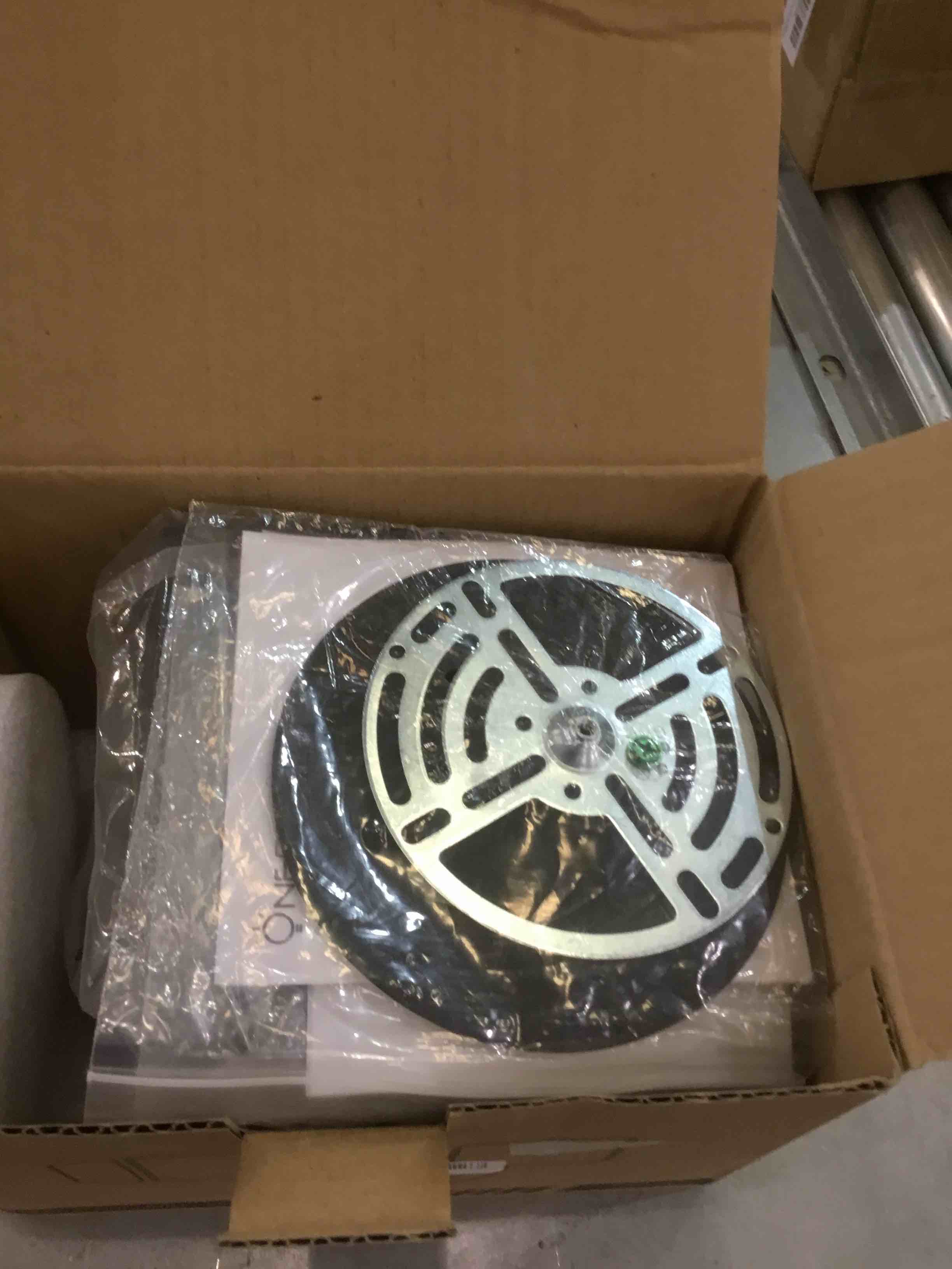 https://s3.amazonaws.com/lotting-images-prod/bidfta/EXS00439423_1693495501497.jpeg