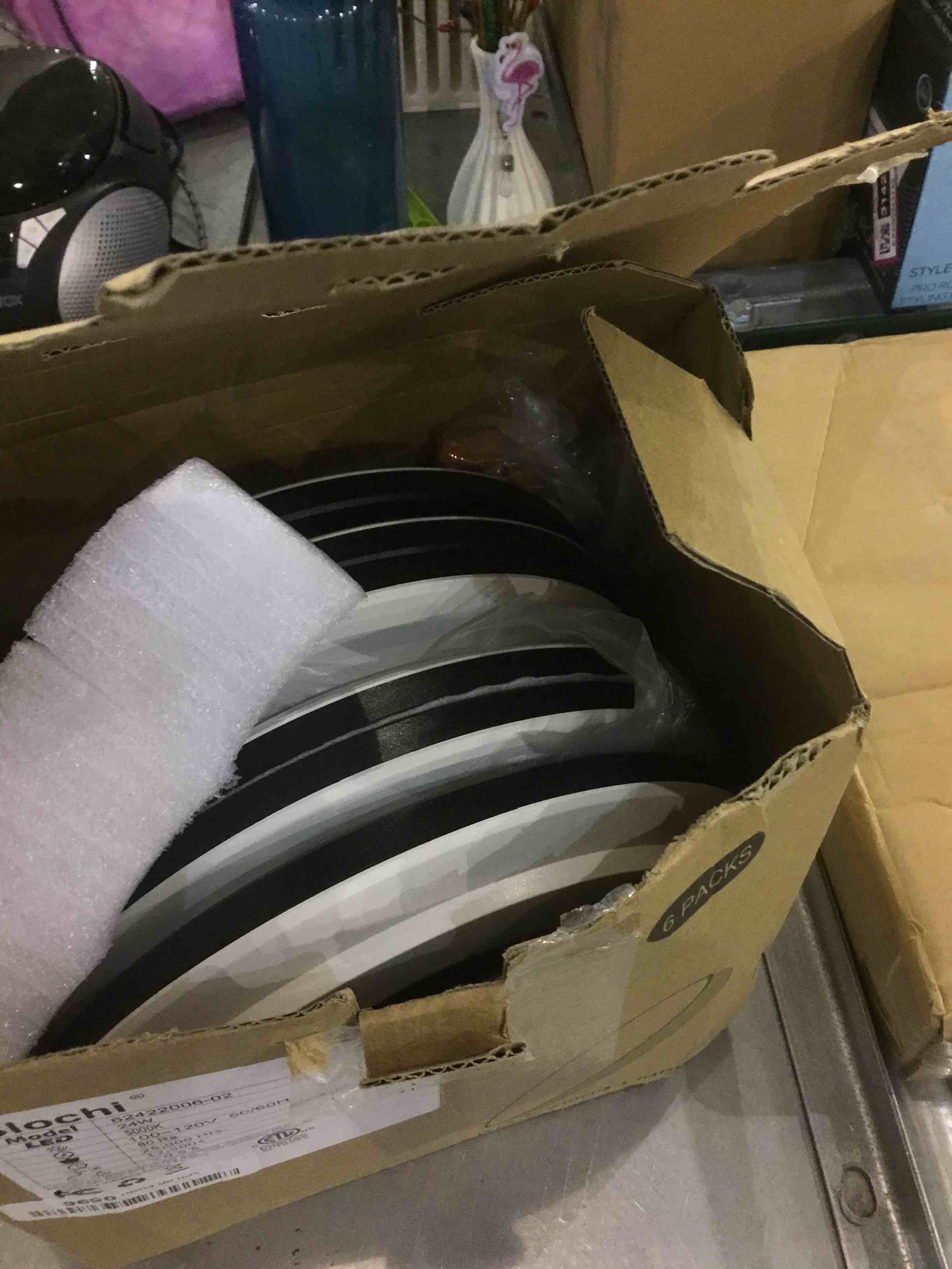 https://s3.amazonaws.com/lotting-images-prod/bidfta/EXS00450482_1693226008630.jpeg