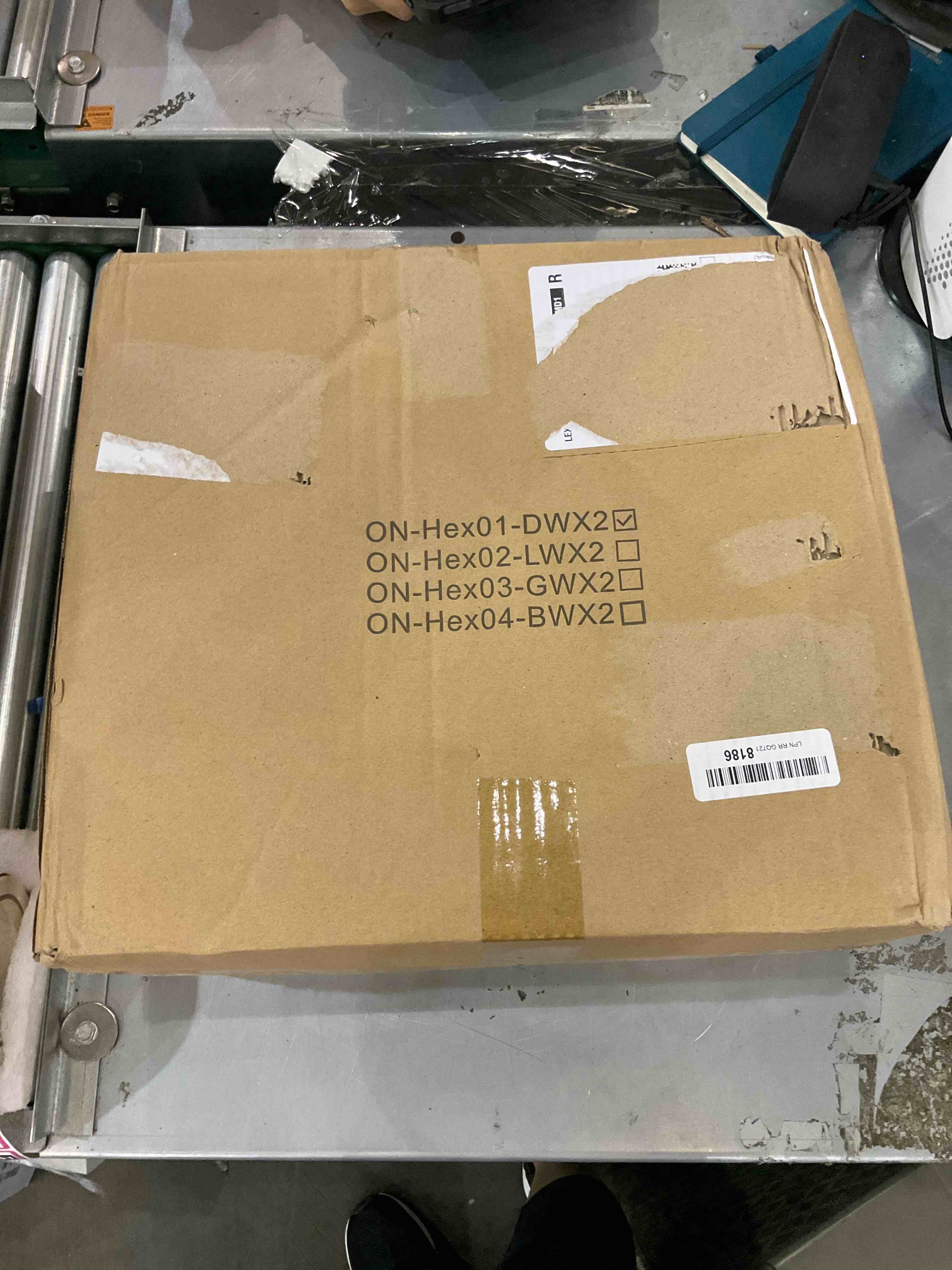 https://s3.amazonaws.com/lotting-images-prod/bidfta/EXS00450559_1692023477772.jpeg