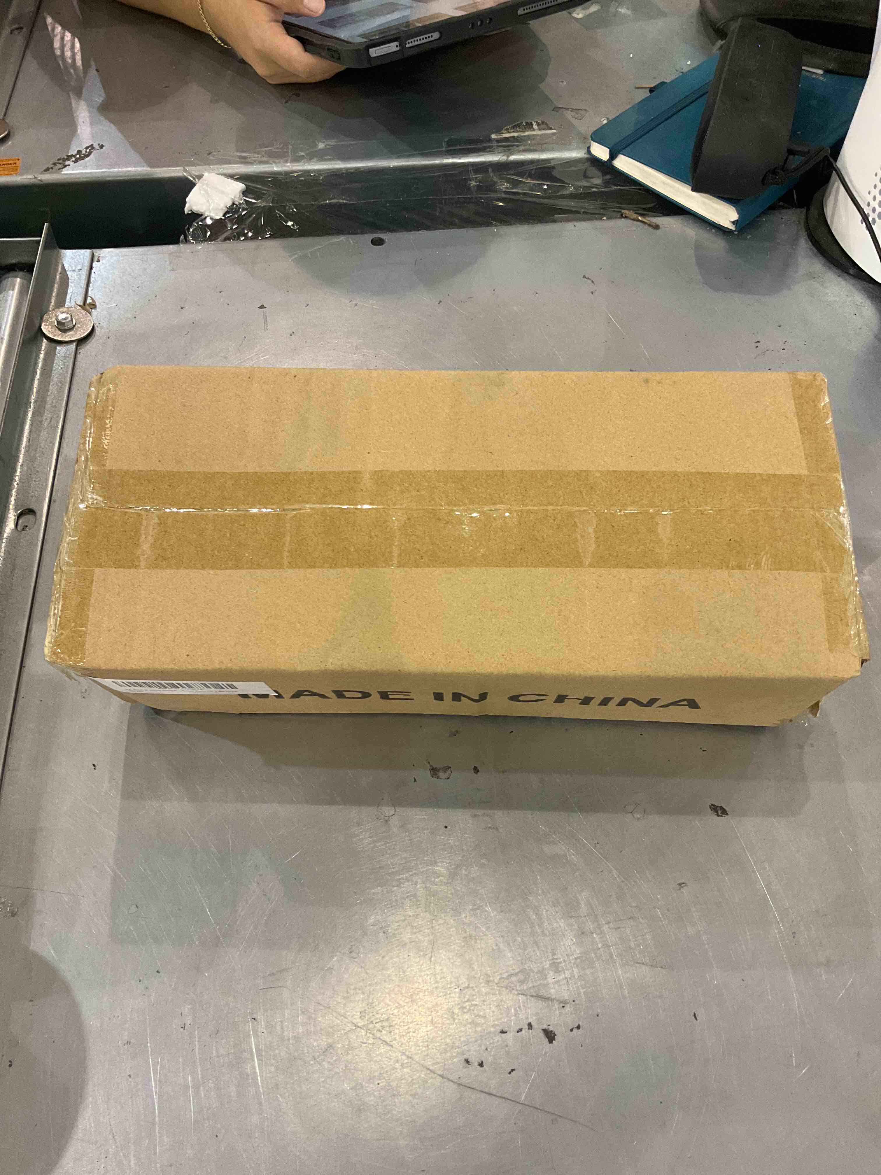 https://s3.amazonaws.com/lotting-images-prod/bidfta/EXS00450560_1692023521646.jpeg