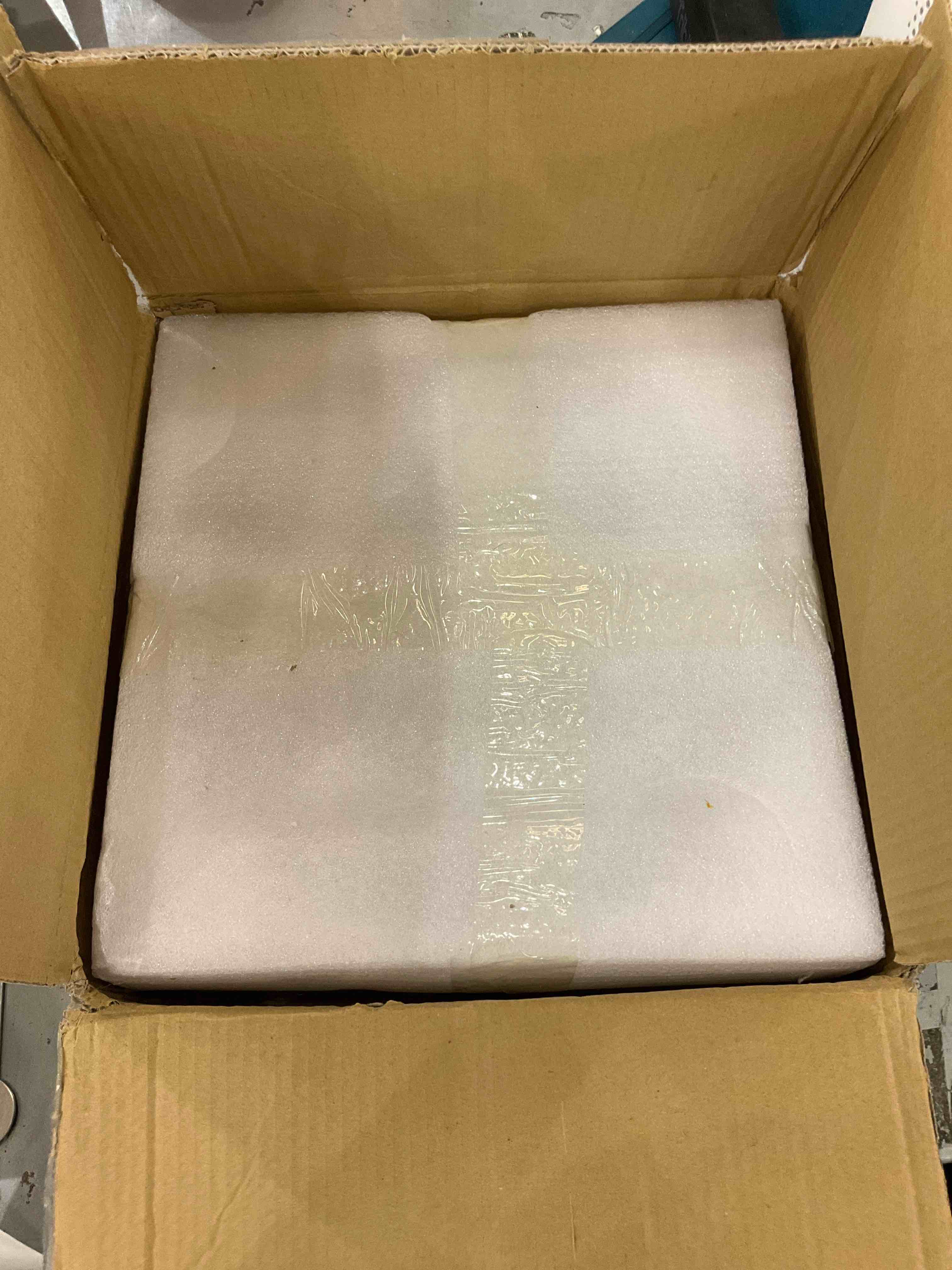 https://s3.amazonaws.com/lotting-images-prod/bidfta/EXS00450592_1692026218874.jpeg